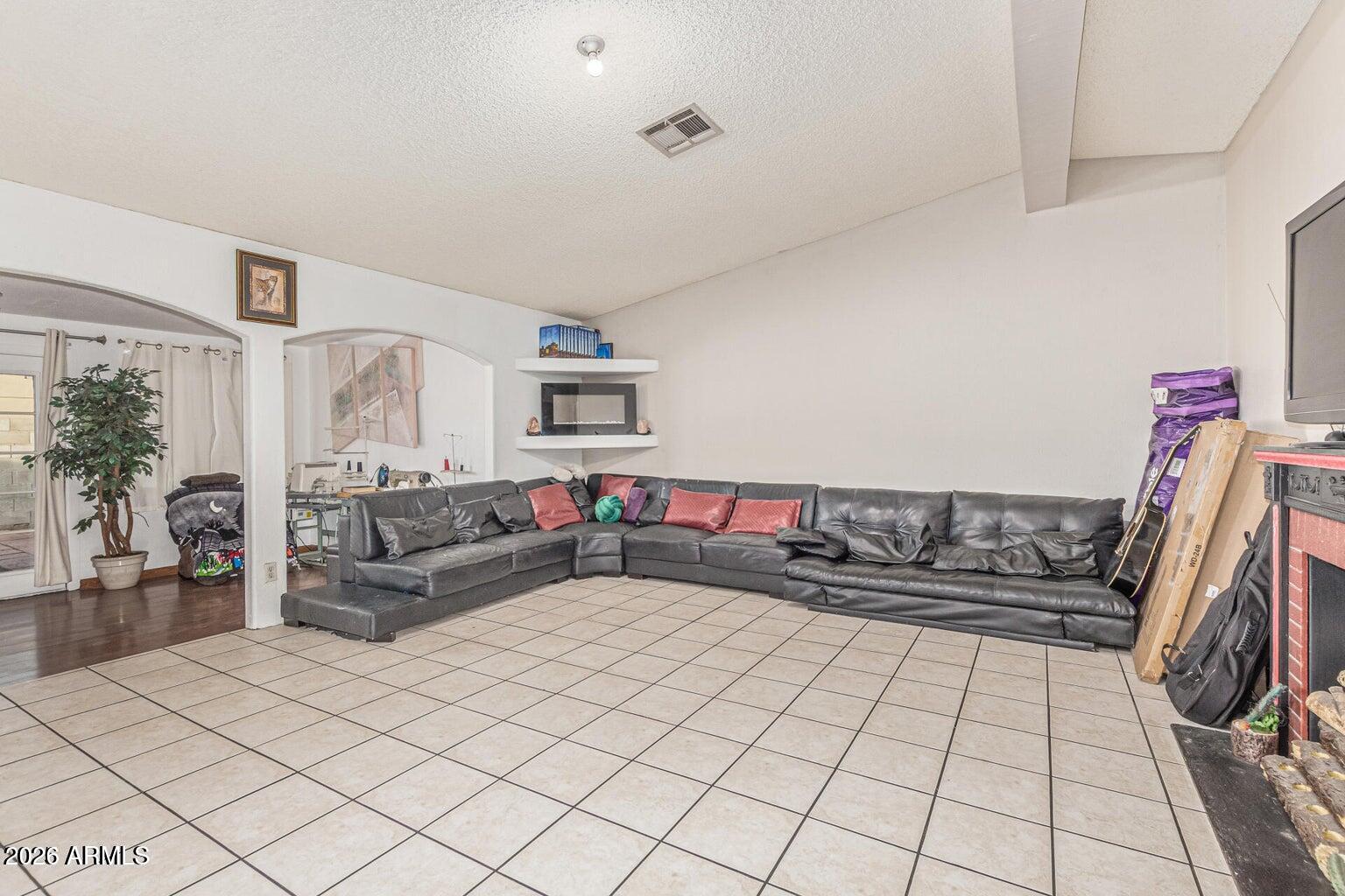 6718 W CATALINA Drive