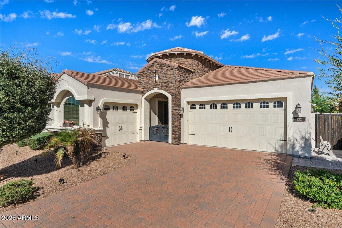 132 E CRESCENT Place