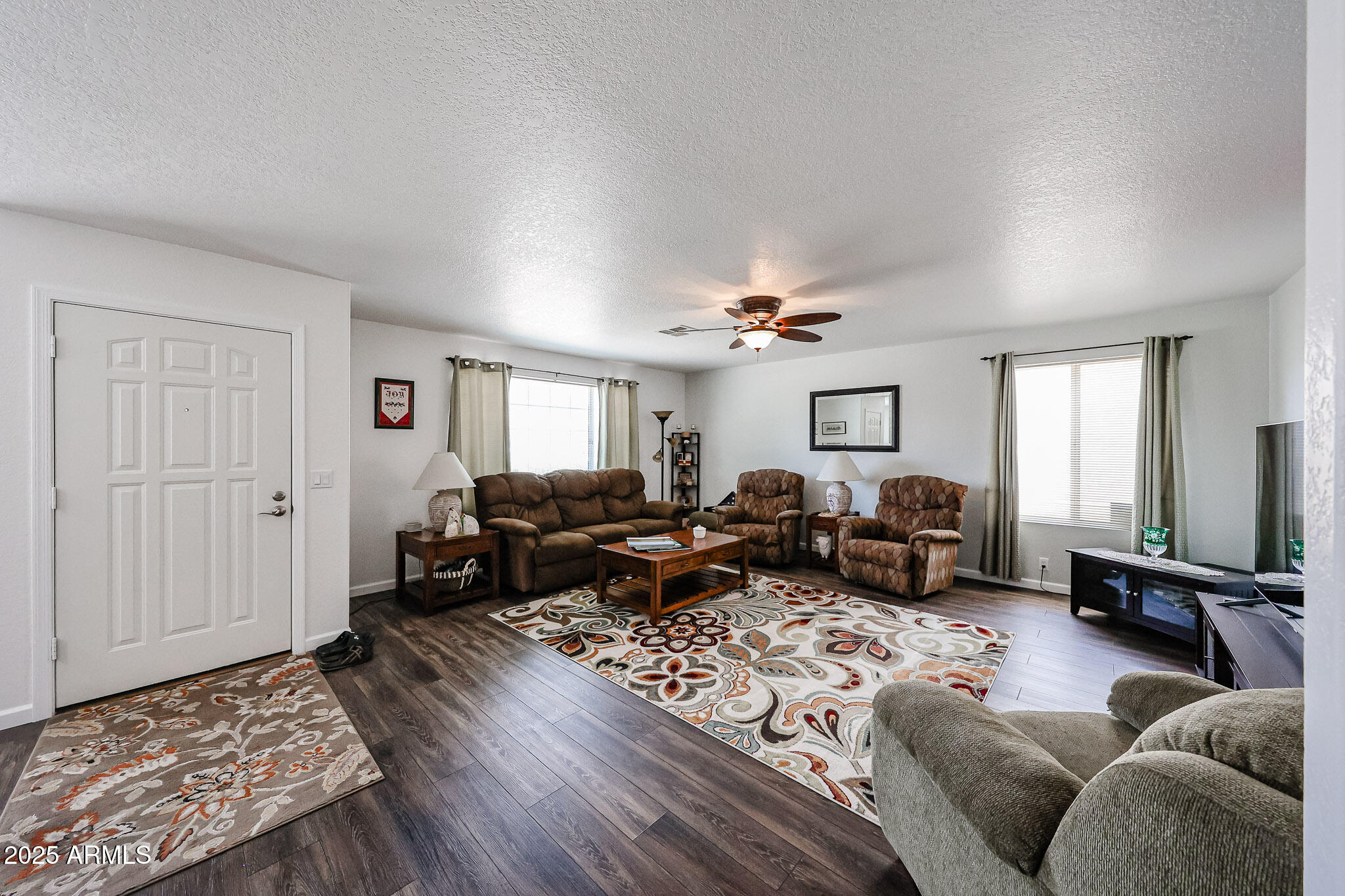 8943 W SIERRA VISTA Drive