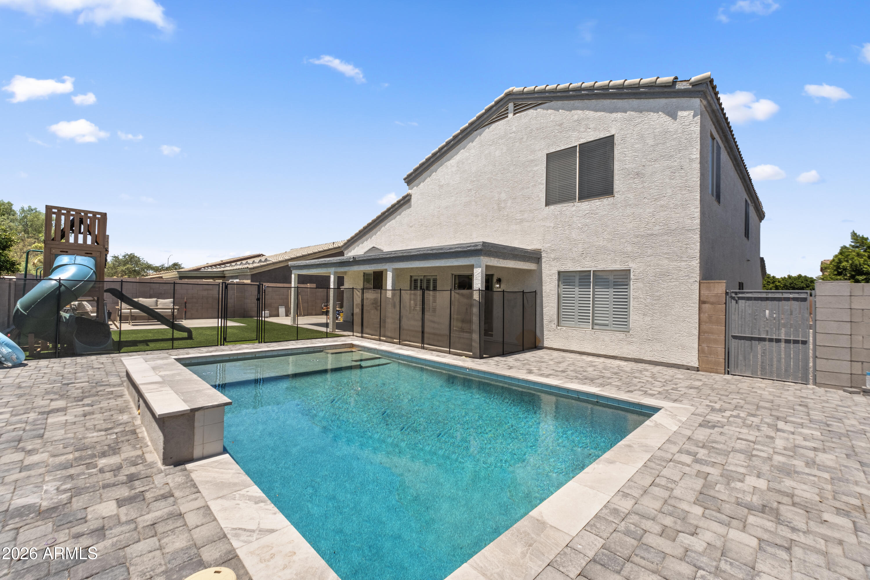 10427 E Diamond