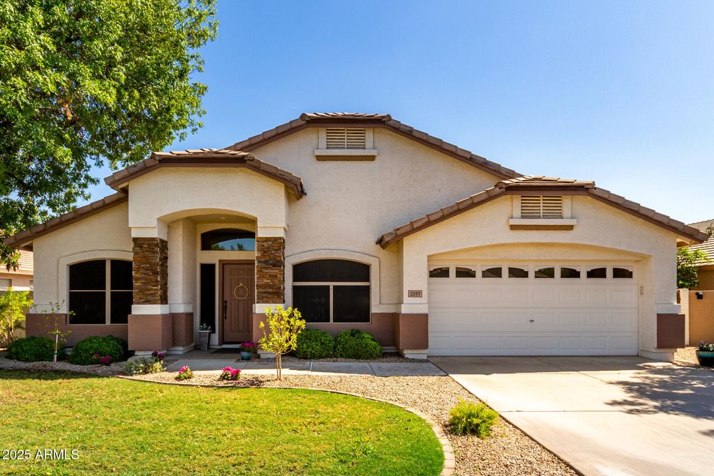 Photo of 2093 E Rawhide Street, Gilbert, AZ 85296 (MLS # 6915545)