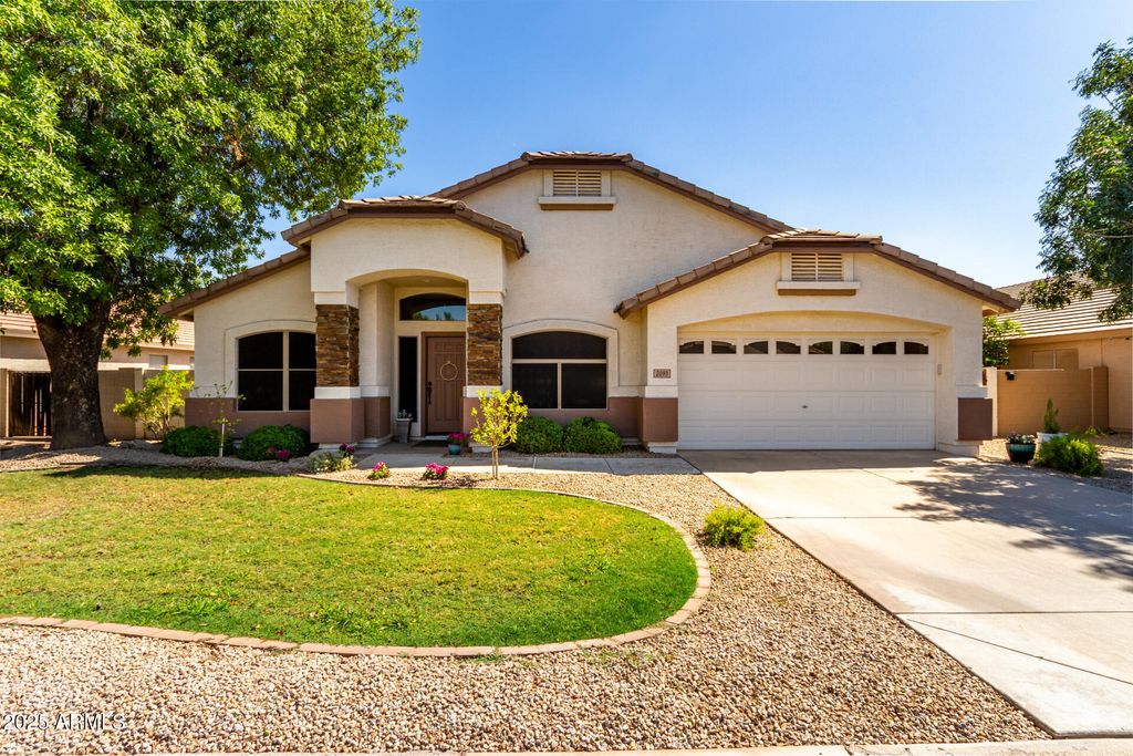 Photo of 2093 E Rawhide Street, Gilbert, AZ 85296 (MLS # 6915545)