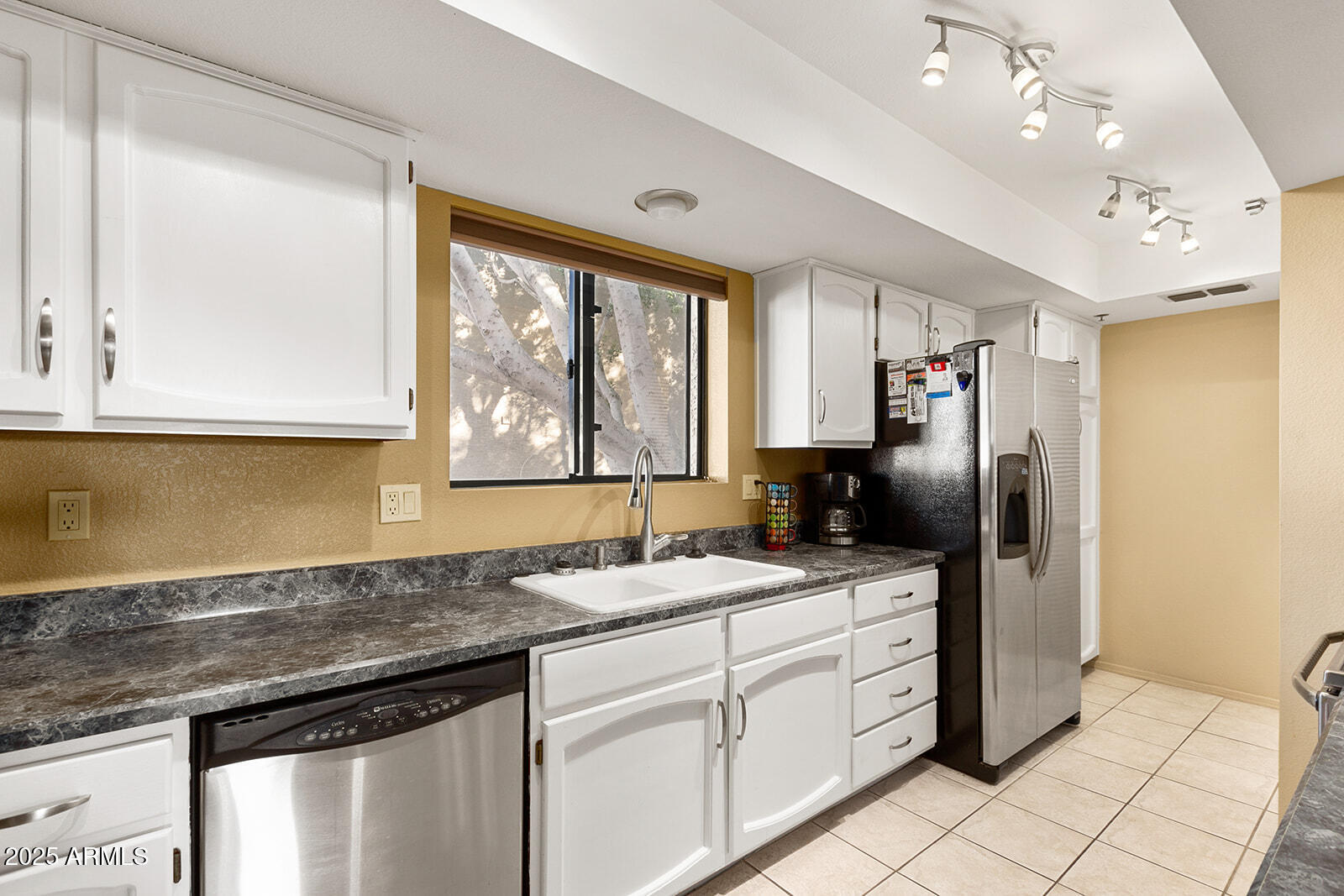 3031 N CIVIC CENTER Plaza 261