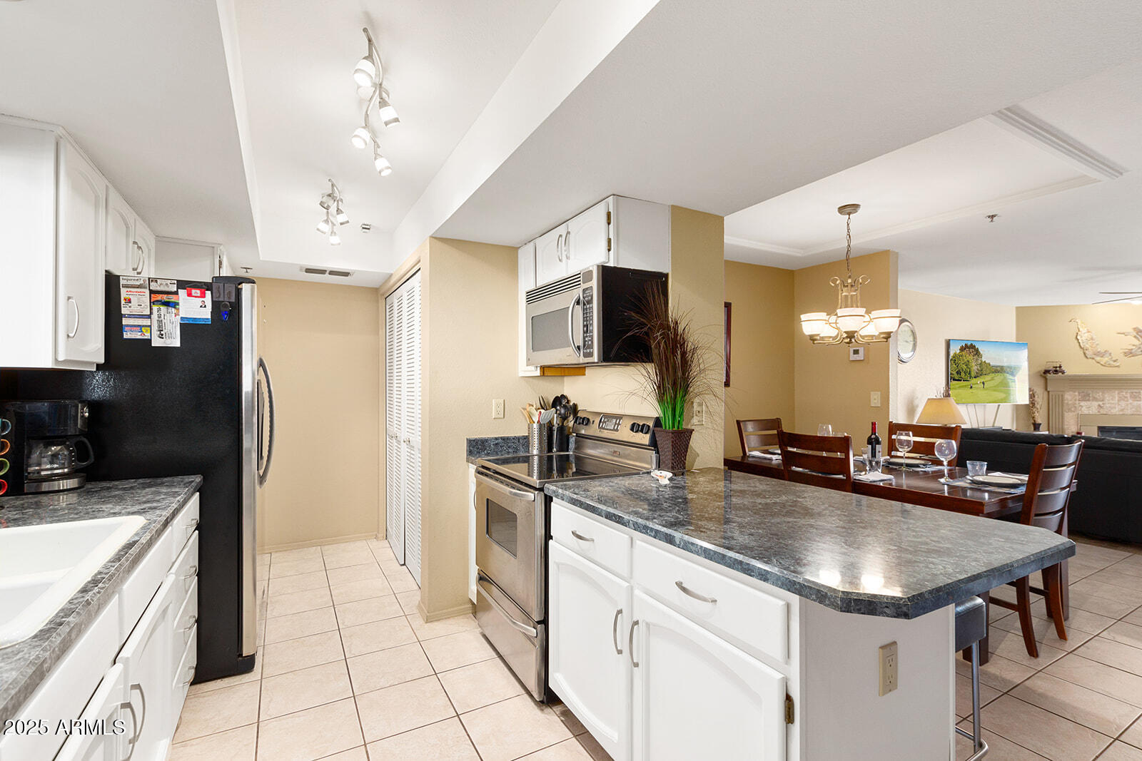 3031 N CIVIC CENTER Plaza 261