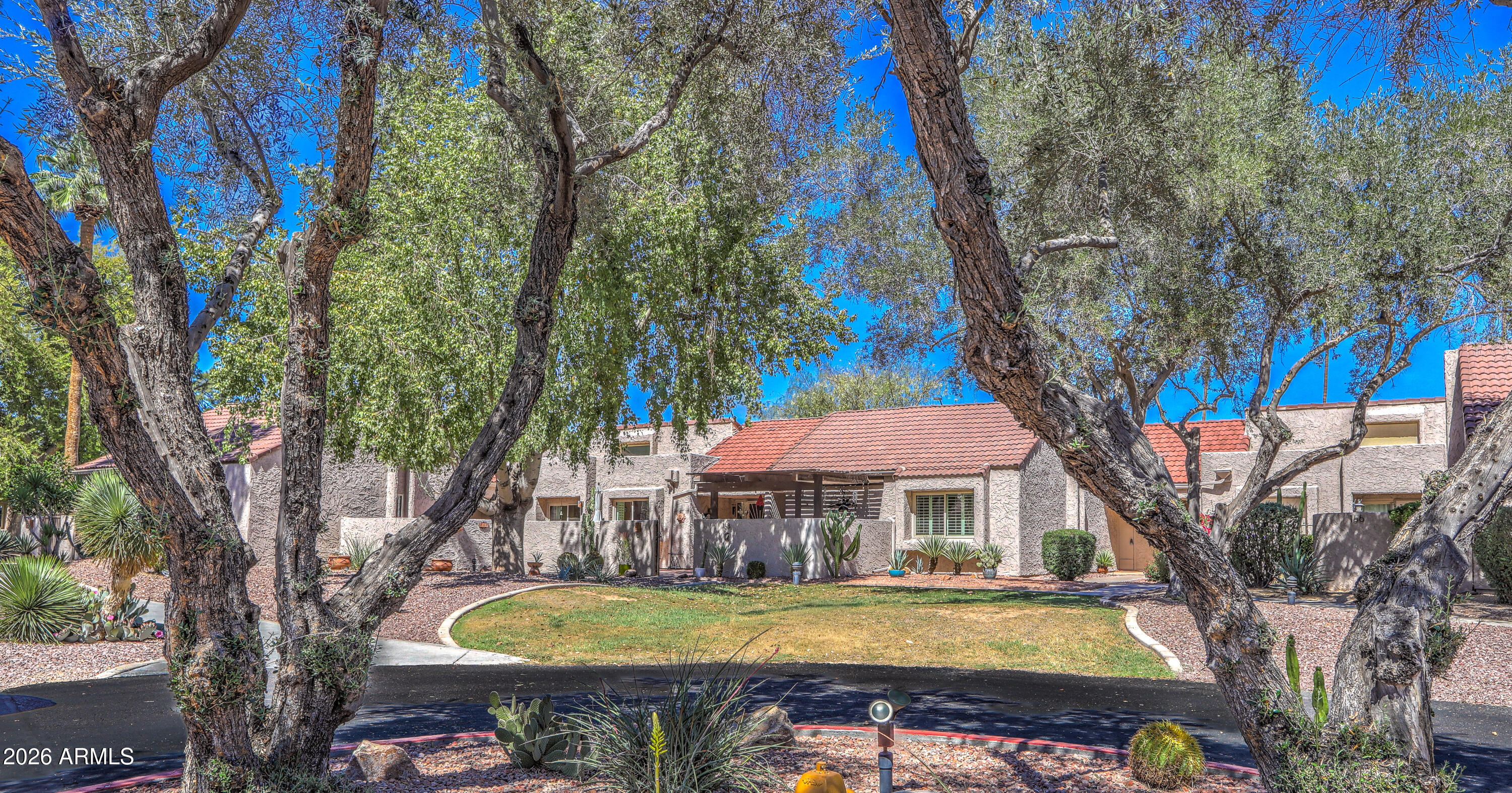 7425 N VIA CAMELLO DEL NORTE -- 168