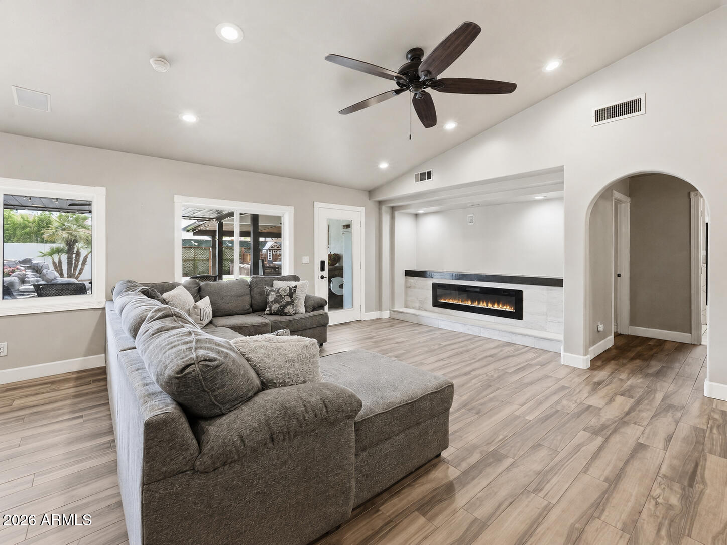 2560 N Lindsay Road 40