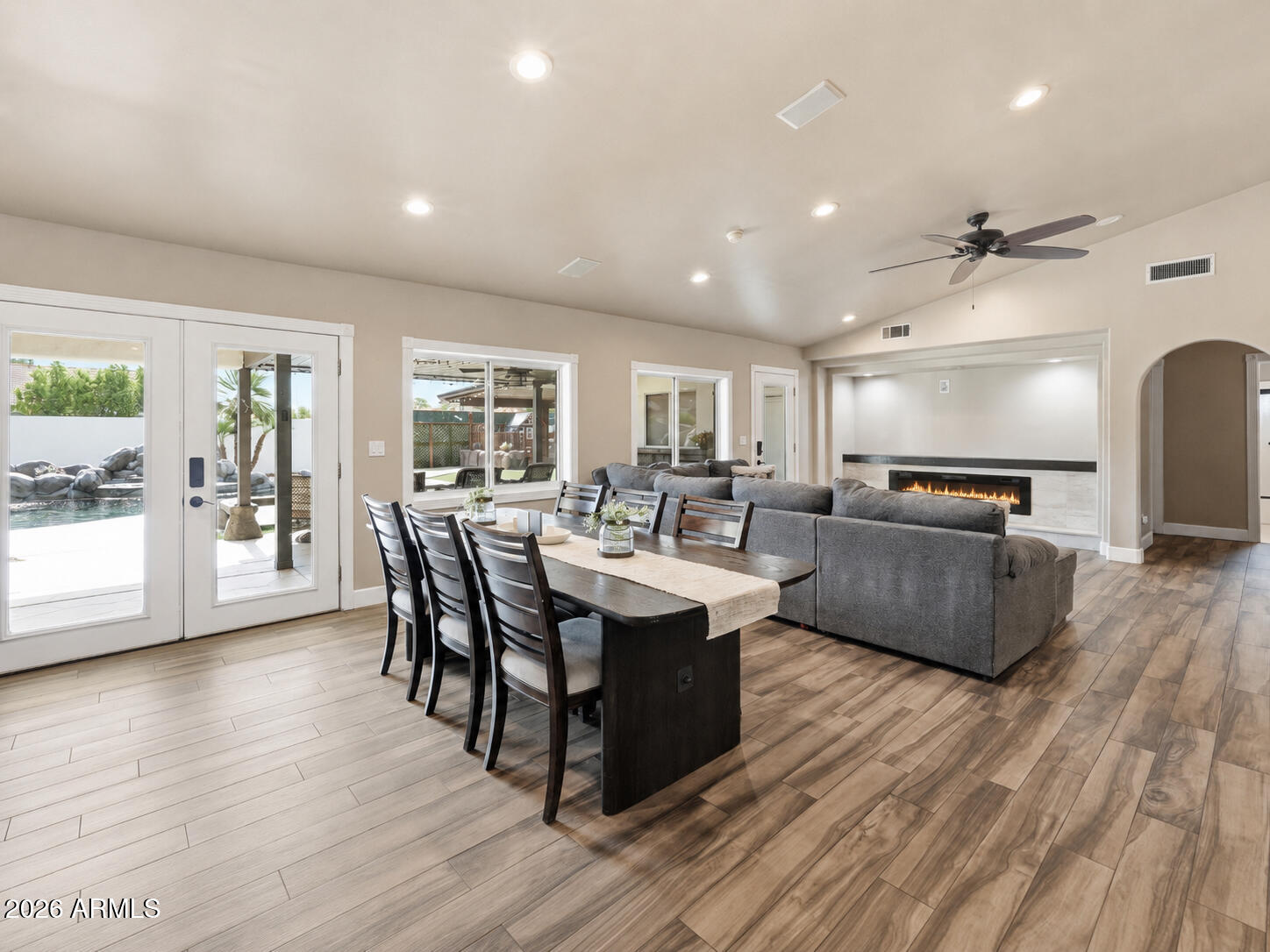 2560 N Lindsay Road 40