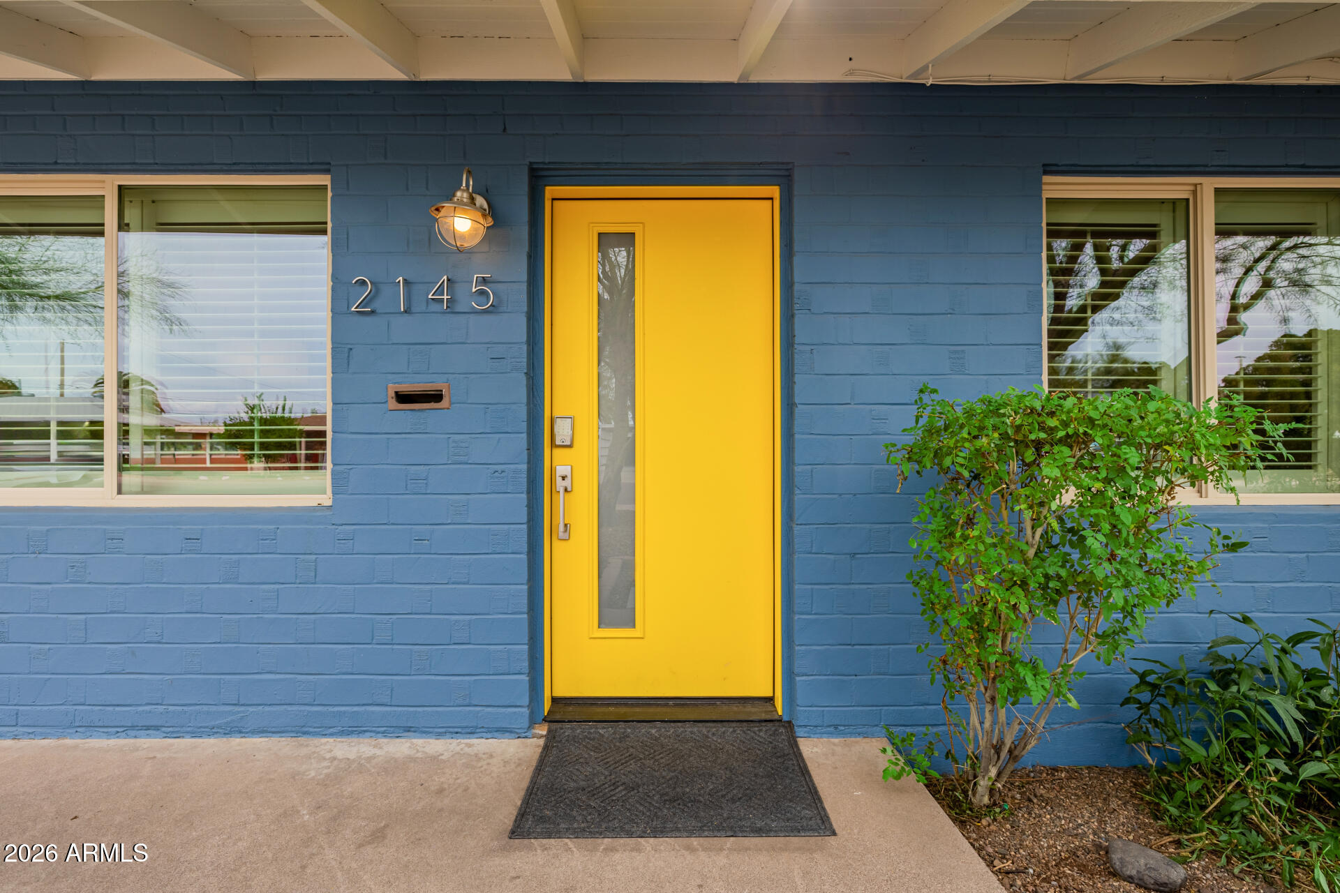 2145 W INDIANOLA Avenue