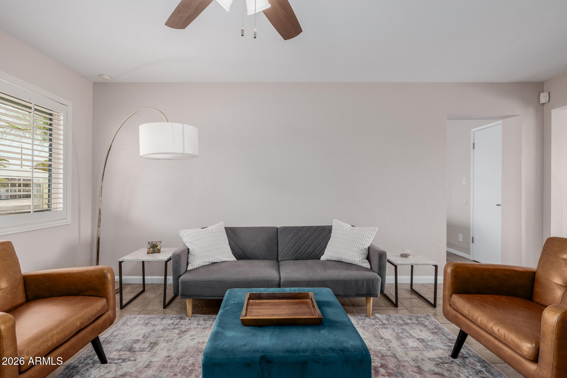 2145 W INDIANOLA Avenue