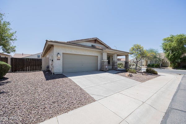 3681 E YELLOWSTONE PL, CHANDLER, AZ 85249 - Image 72b376ead972071c8e0eb577efa924f0/4092876207