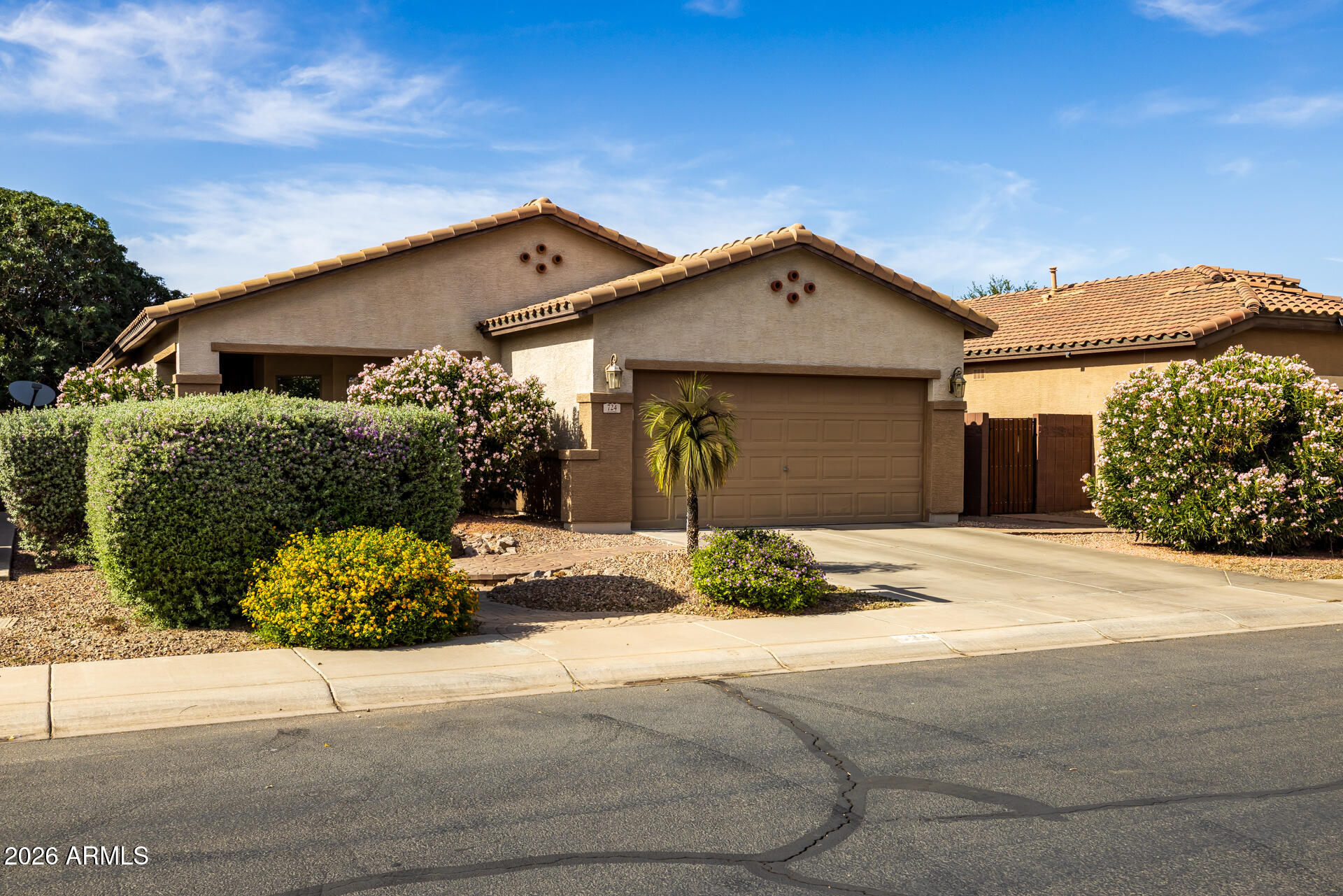 724 W TRELLIS Road