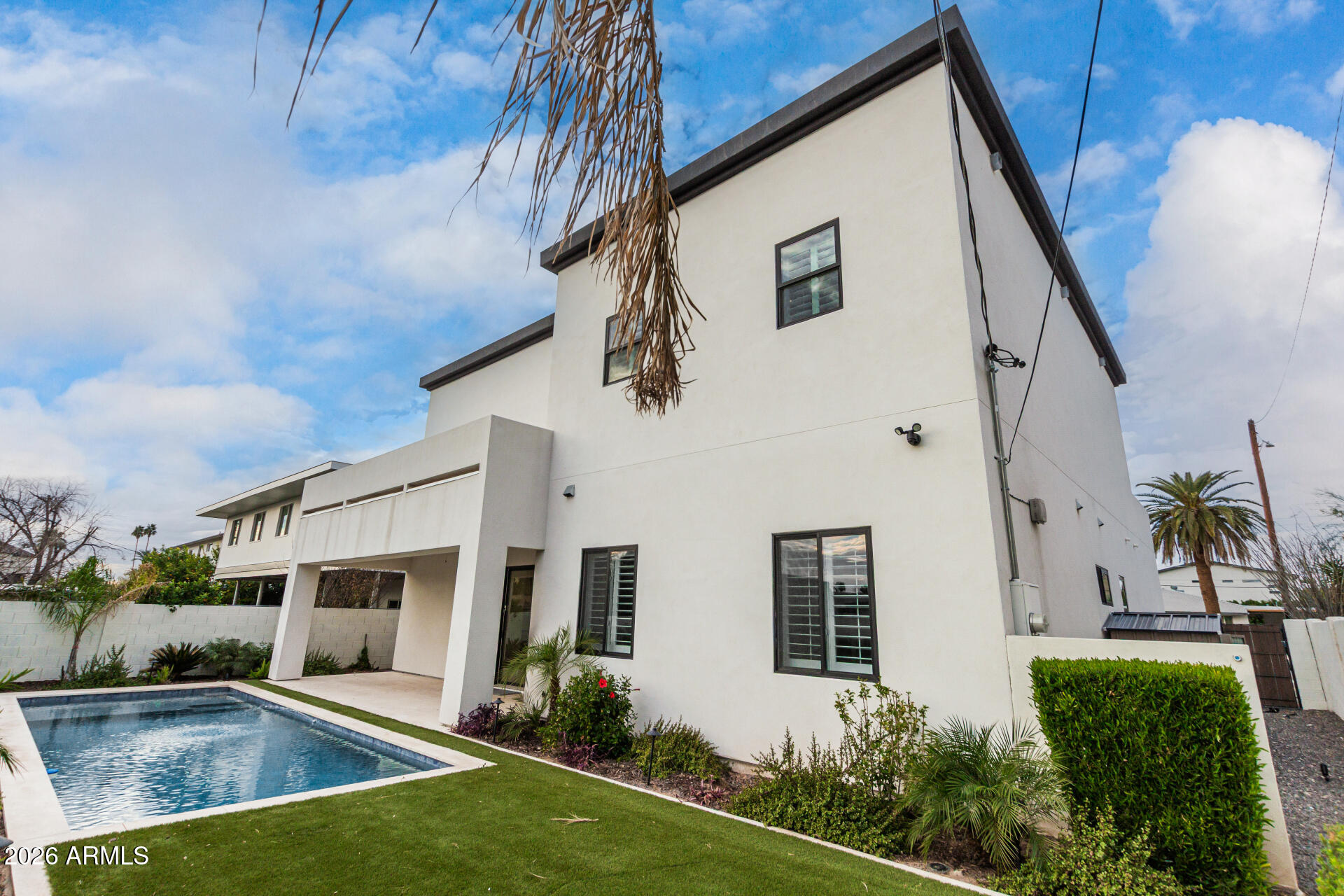 4529 E GLENROSA Avenue