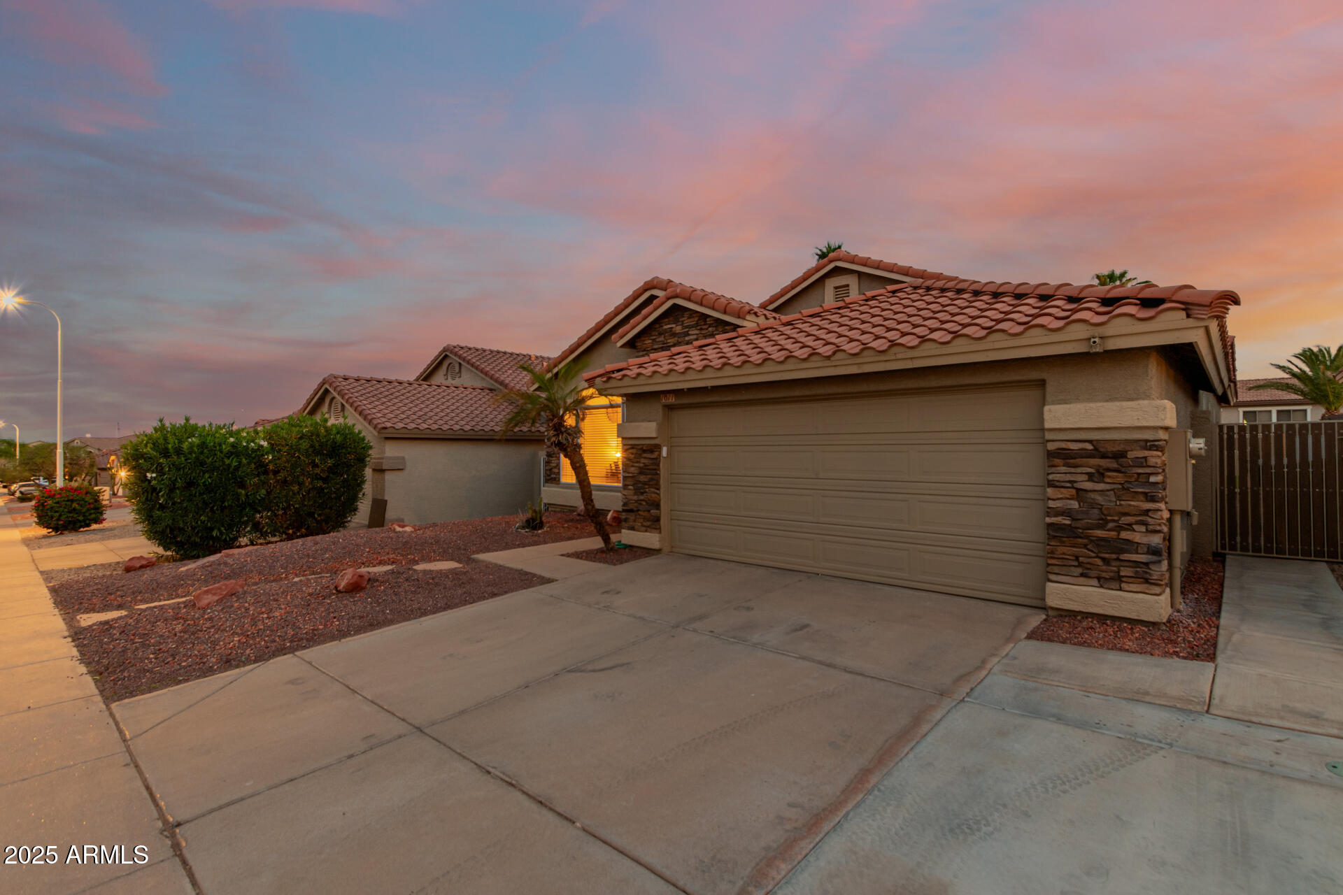 1011 E AMBERWOOD Drive