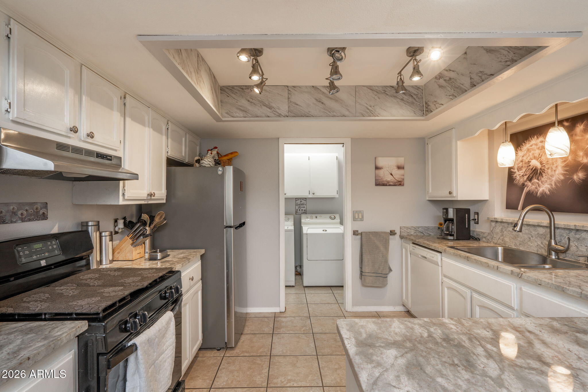 1539 E ARROWHEAD Lane