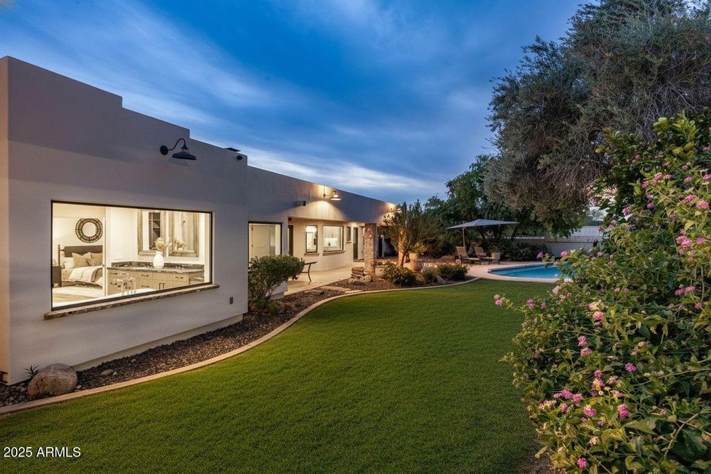 Photo of 8116 E Gray Road, Scottsdale, AZ 85260 (MLS # 6947146)