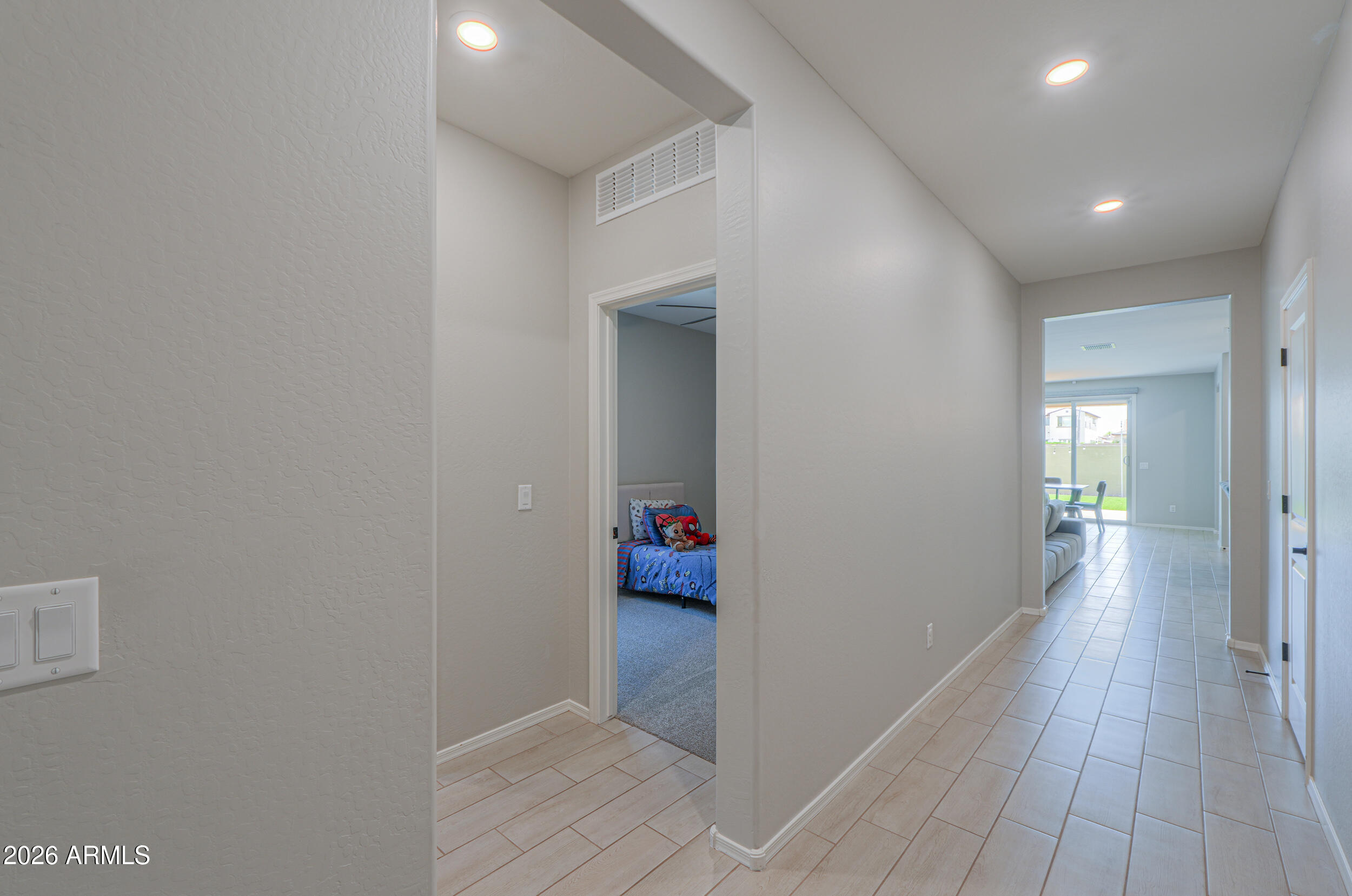 657 E BUCKINGHAM Avenue