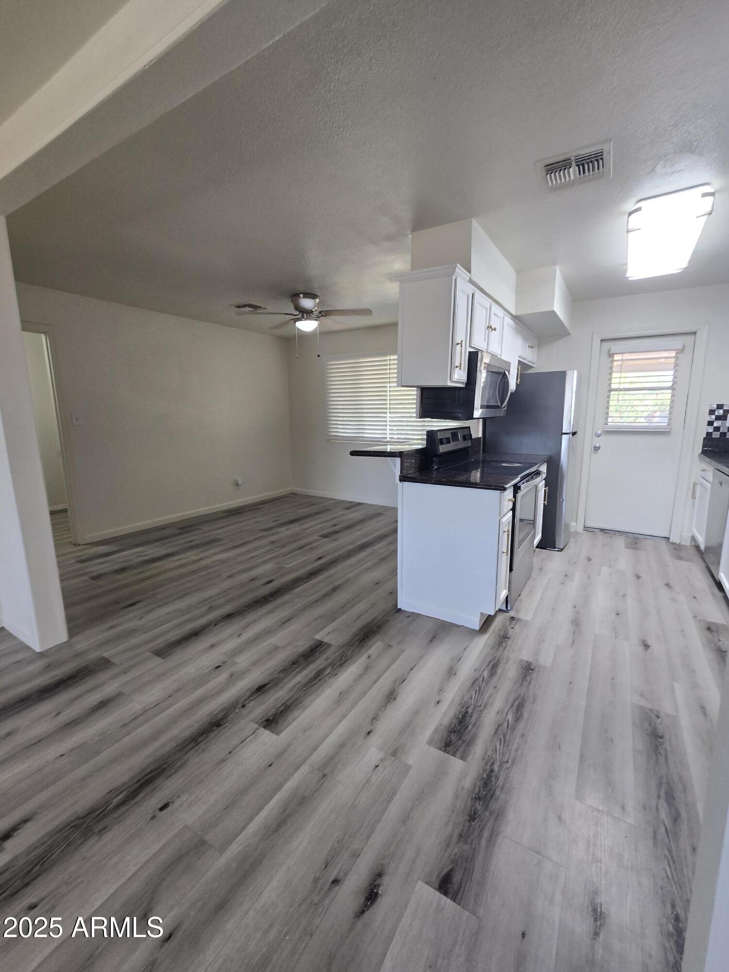 2048 W PECAN Road