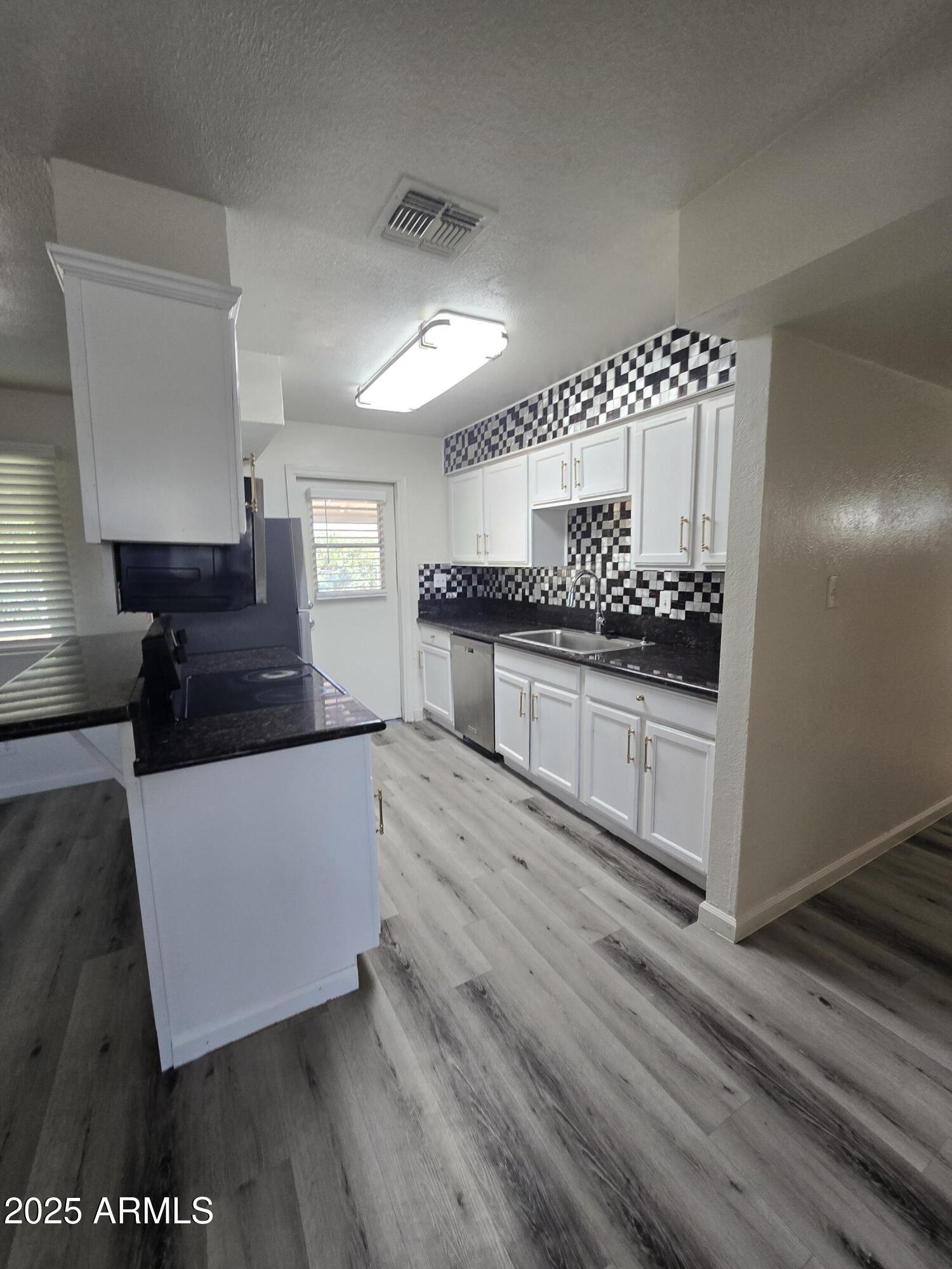 2048 W PECAN Road