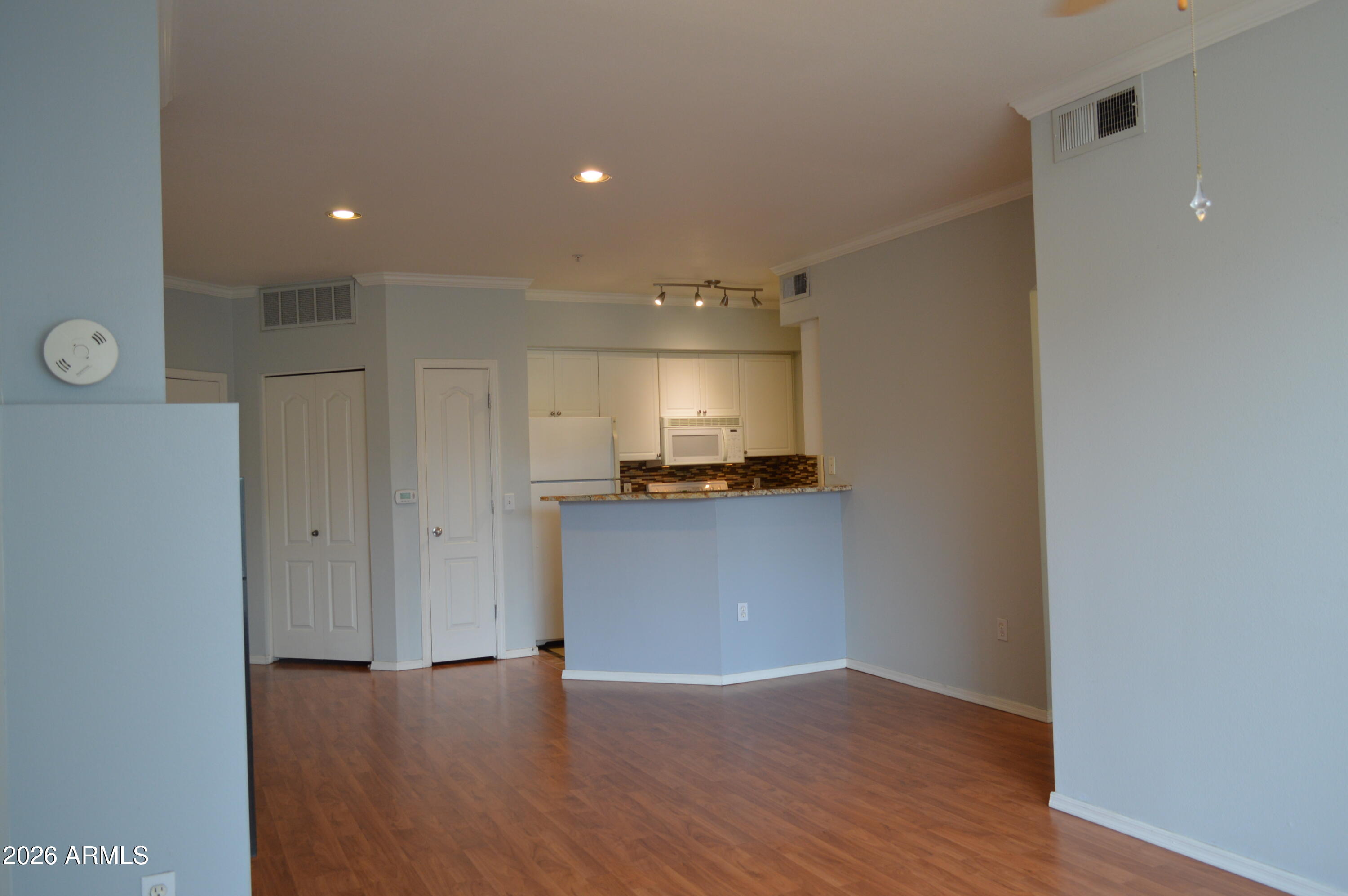 1701 E Colter Street 308