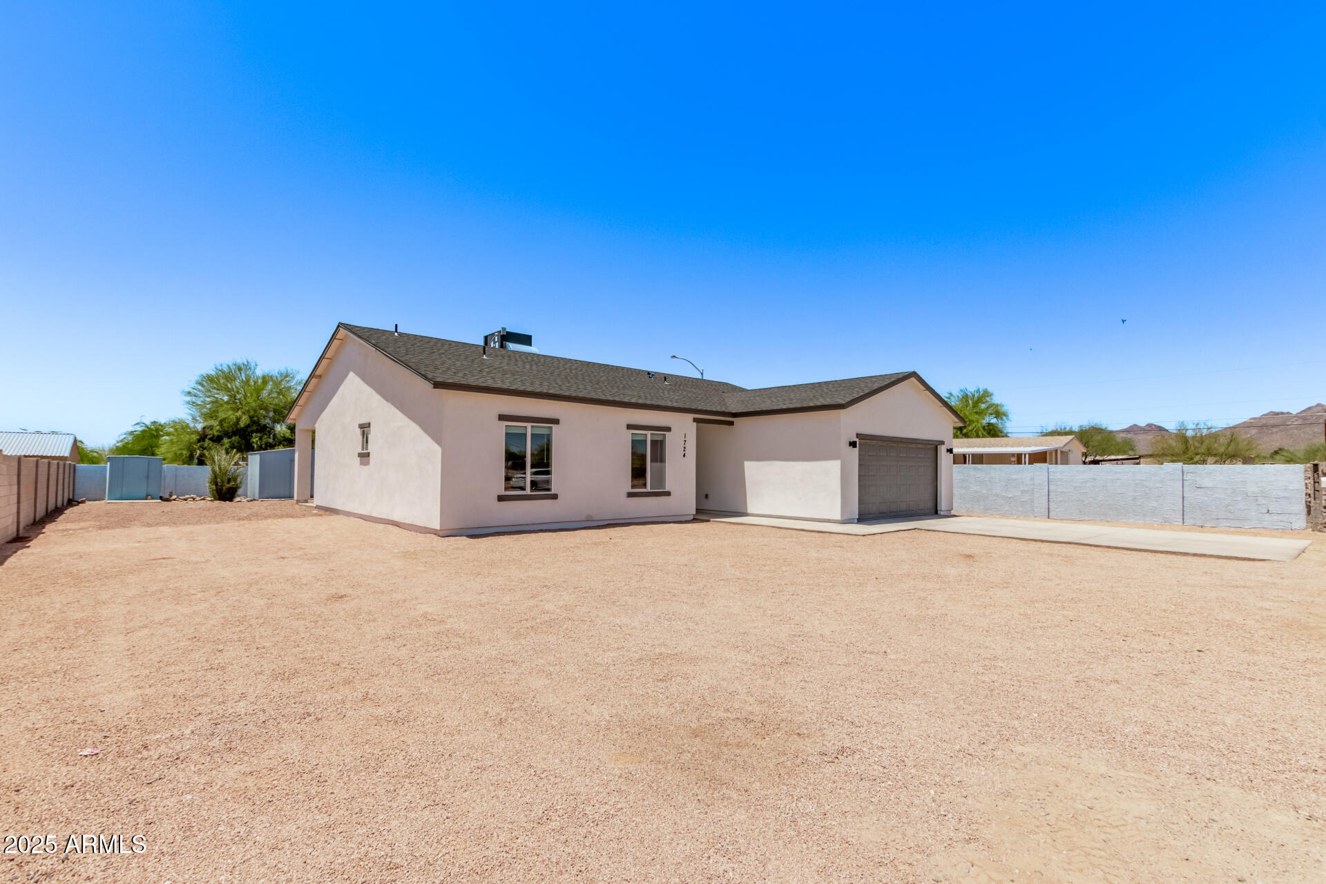 1724 N MAIN Drive