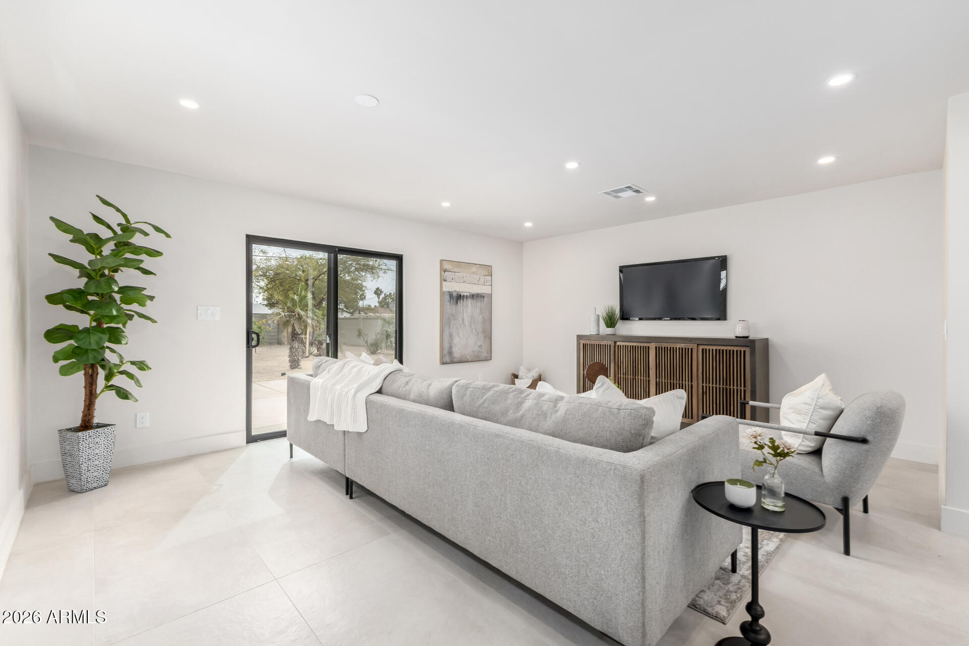 3247 E SHERIDAN Street