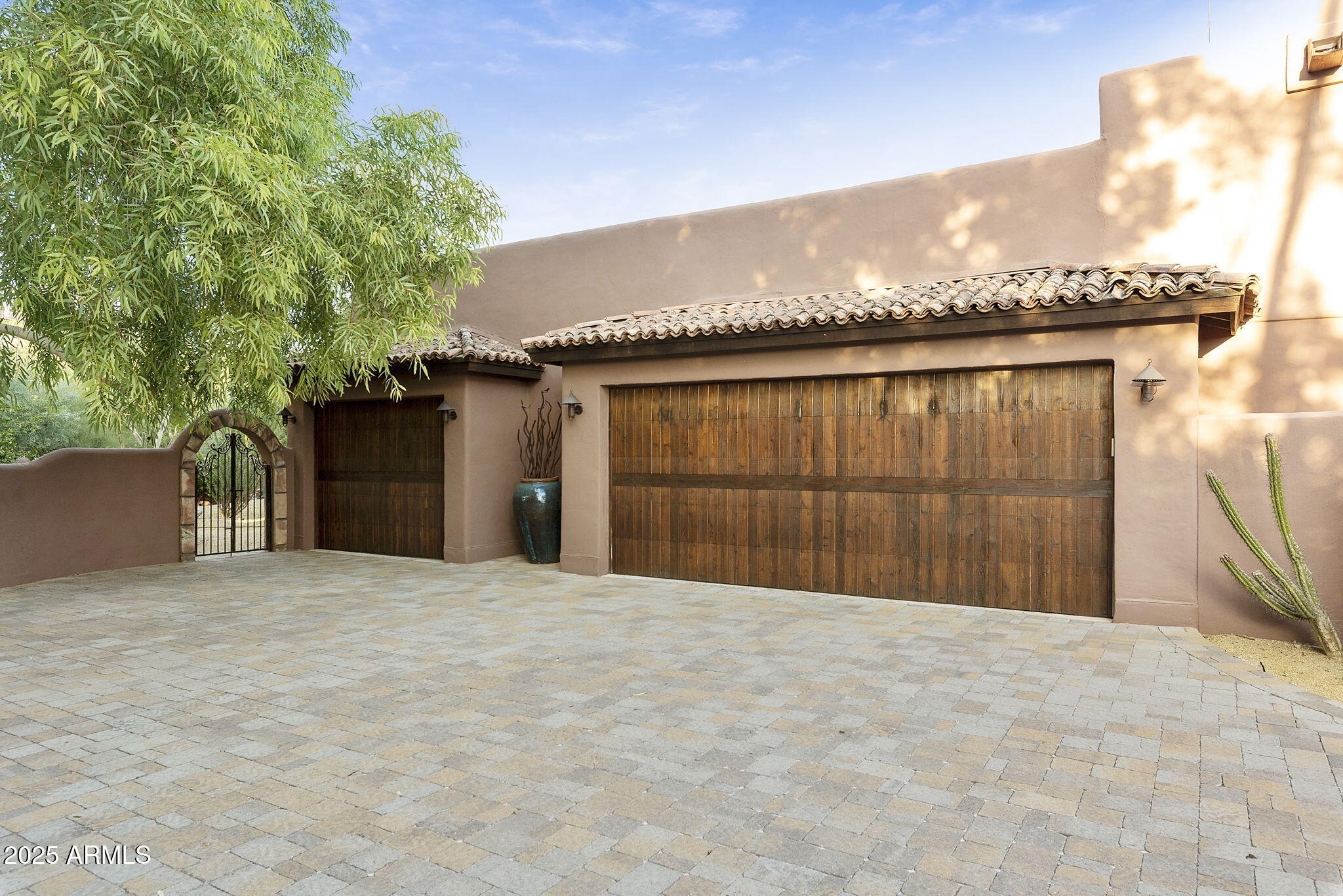4320 E DESERT CREST Drive