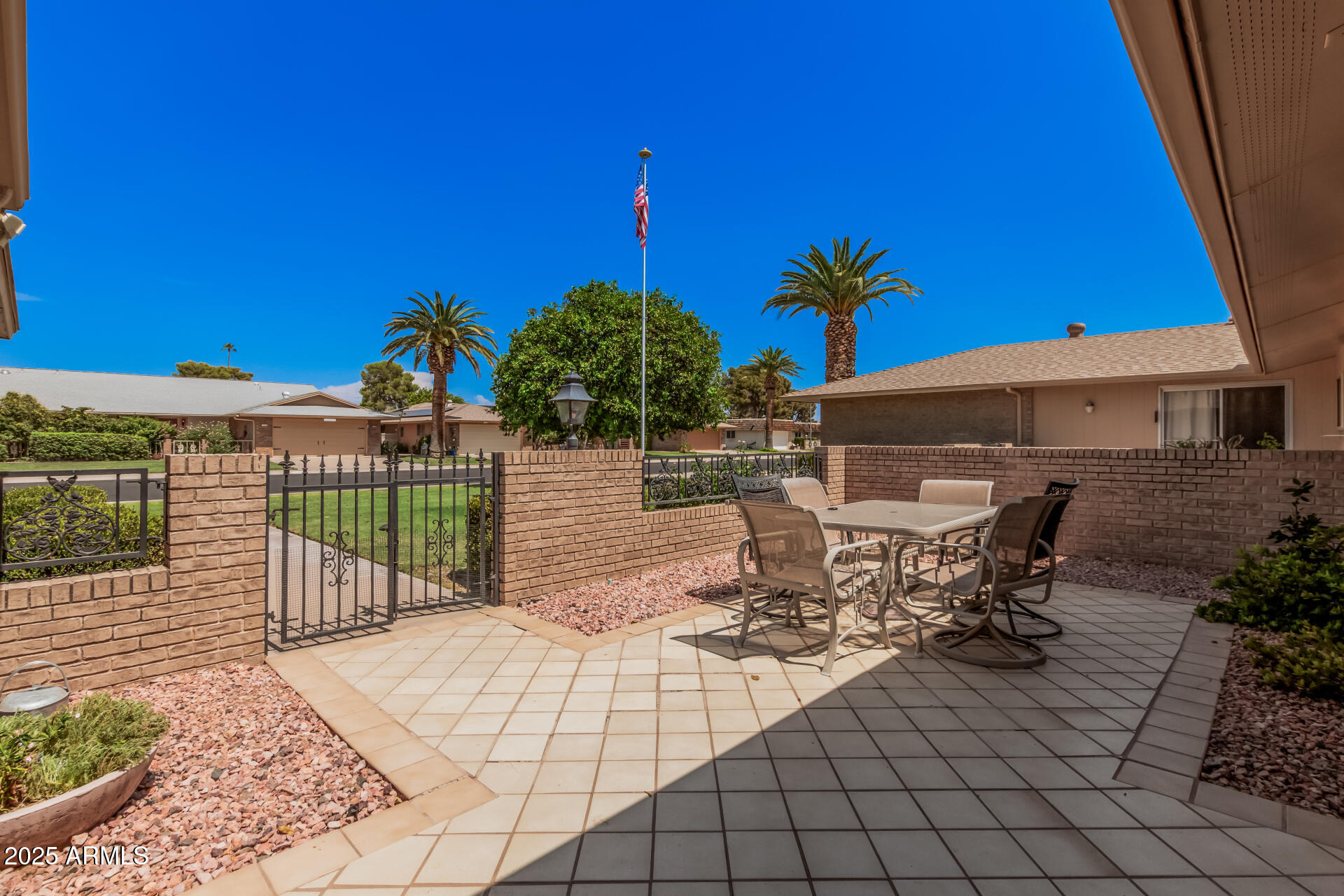 9705 W OAK RIDGE Drive