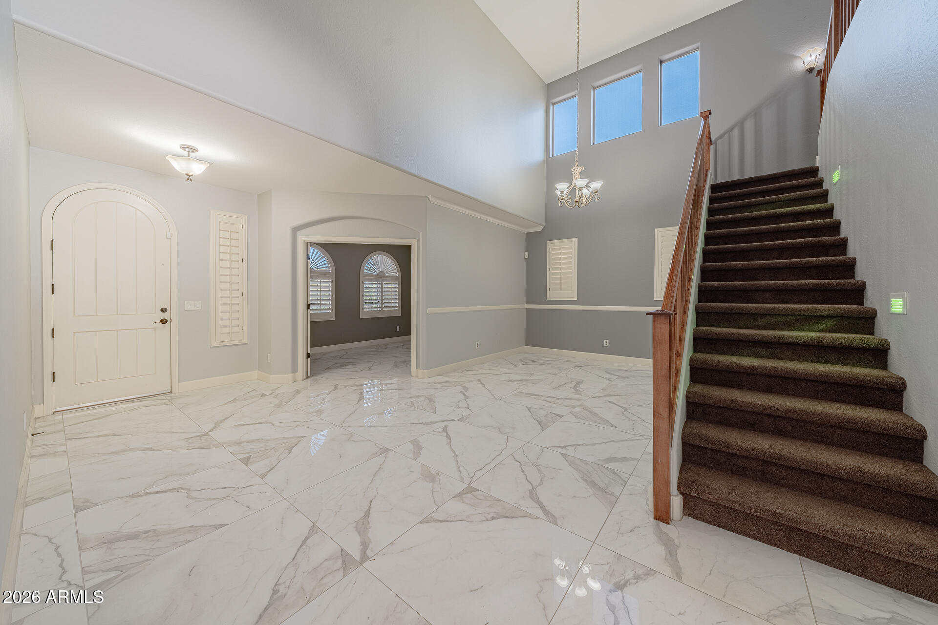 11009 W ADAMS Street