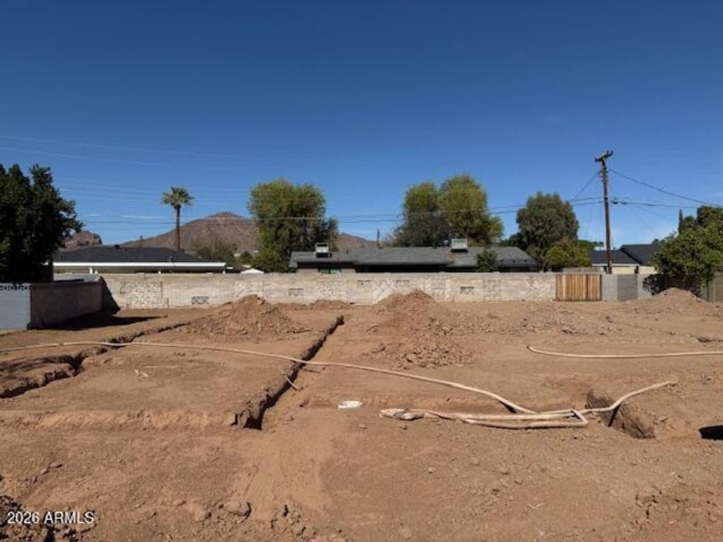 Photo of 5016 E Cheery Lynn Road #38, Phoenix, AZ 85018 (MLS # 7002115)