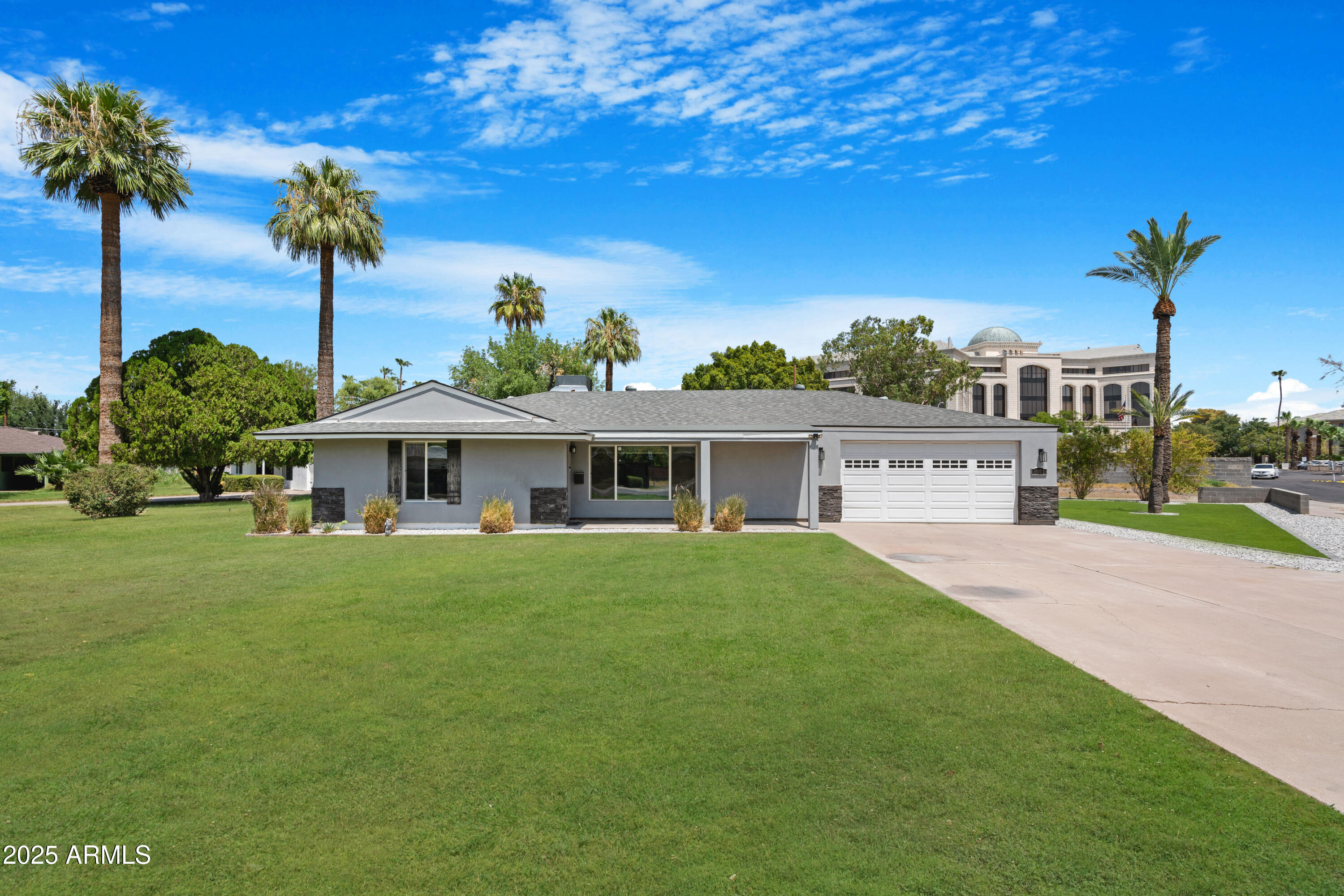 3001 N 43RD Place