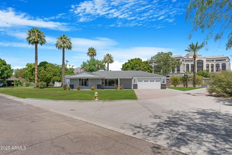 Photo of 3001 N 43rd Place, Phoenix, AZ 85018 (MLS # 6908117)