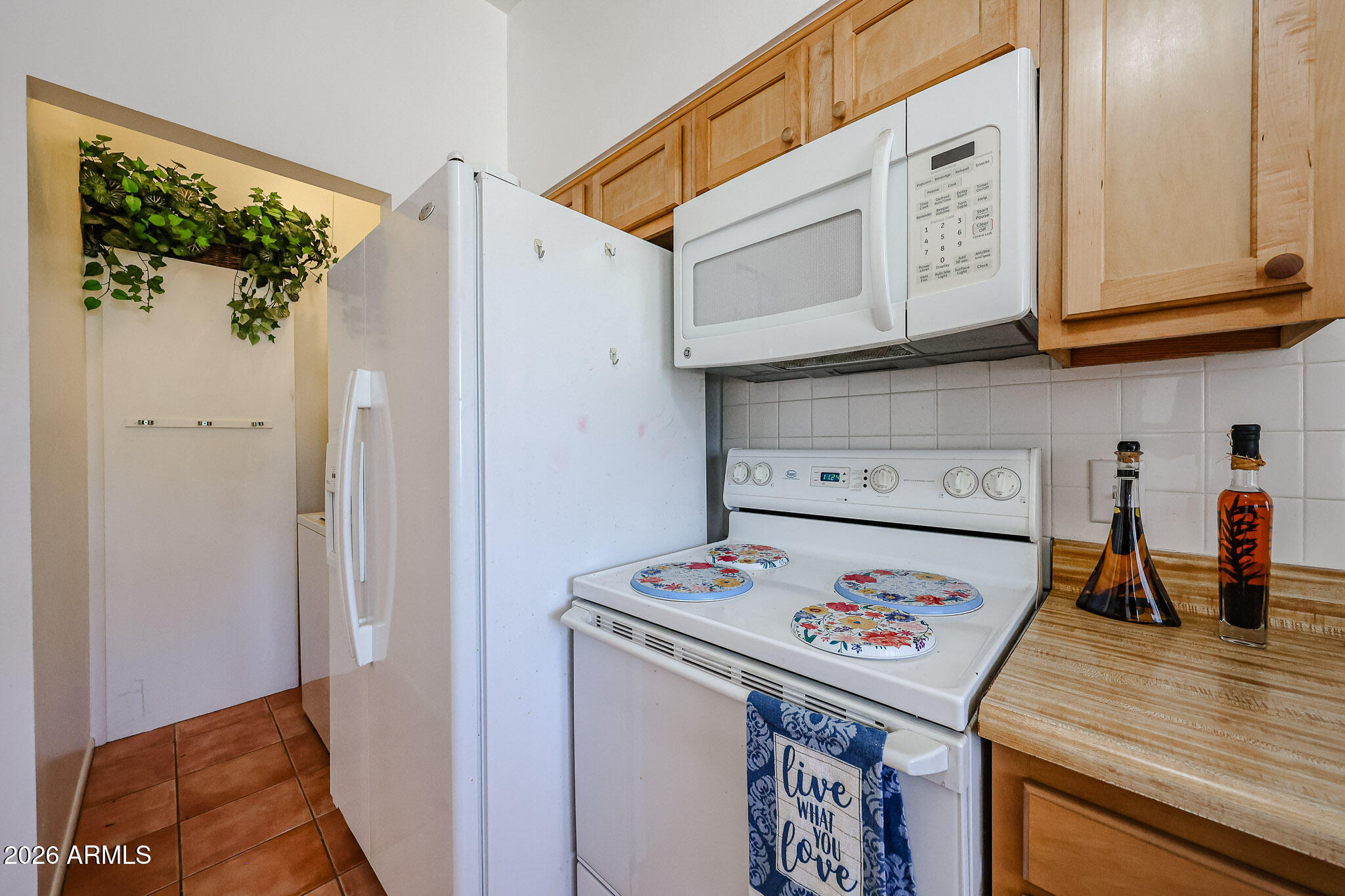 10506 W OAKMONT Drive