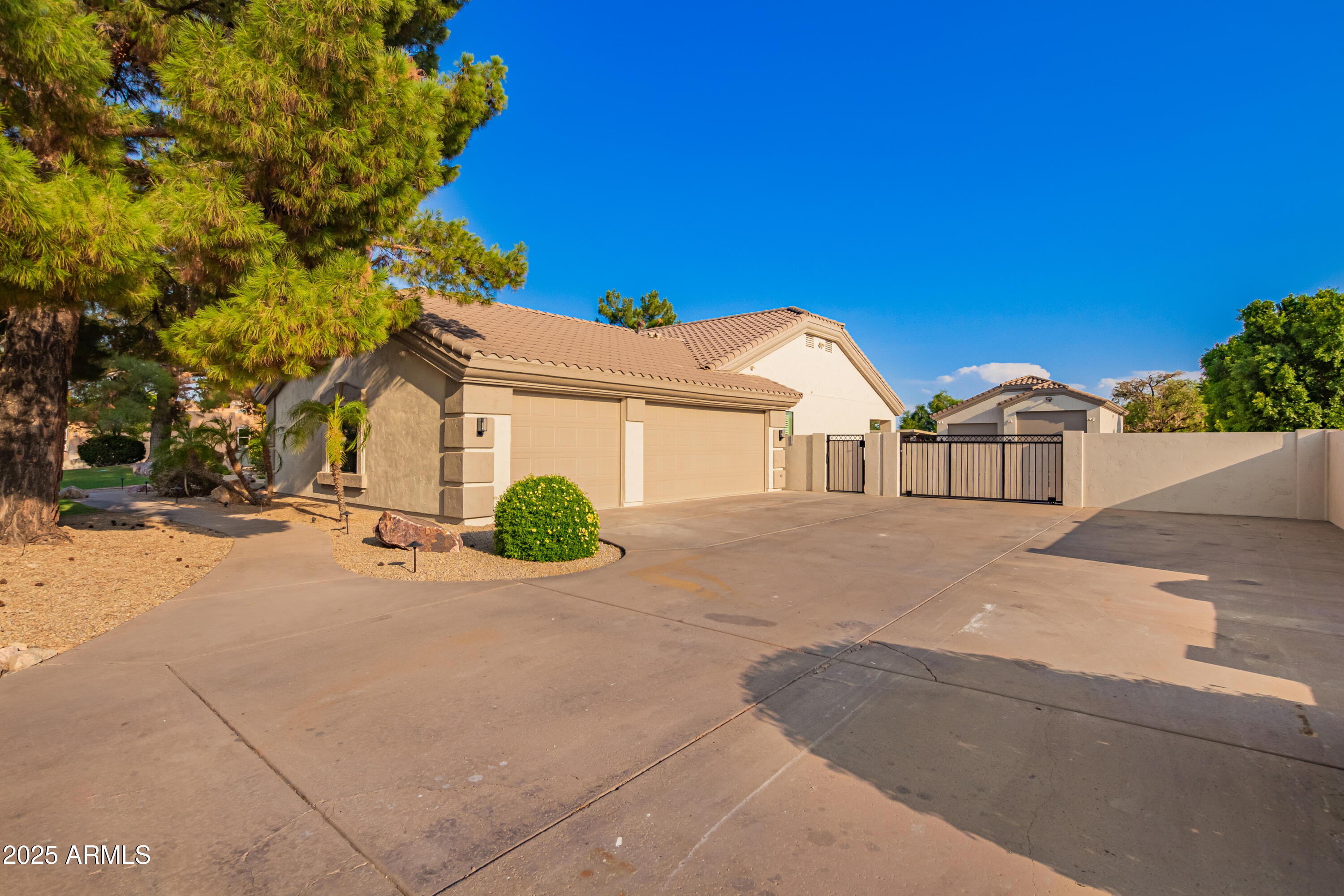 9613 W Camino De Oro --
