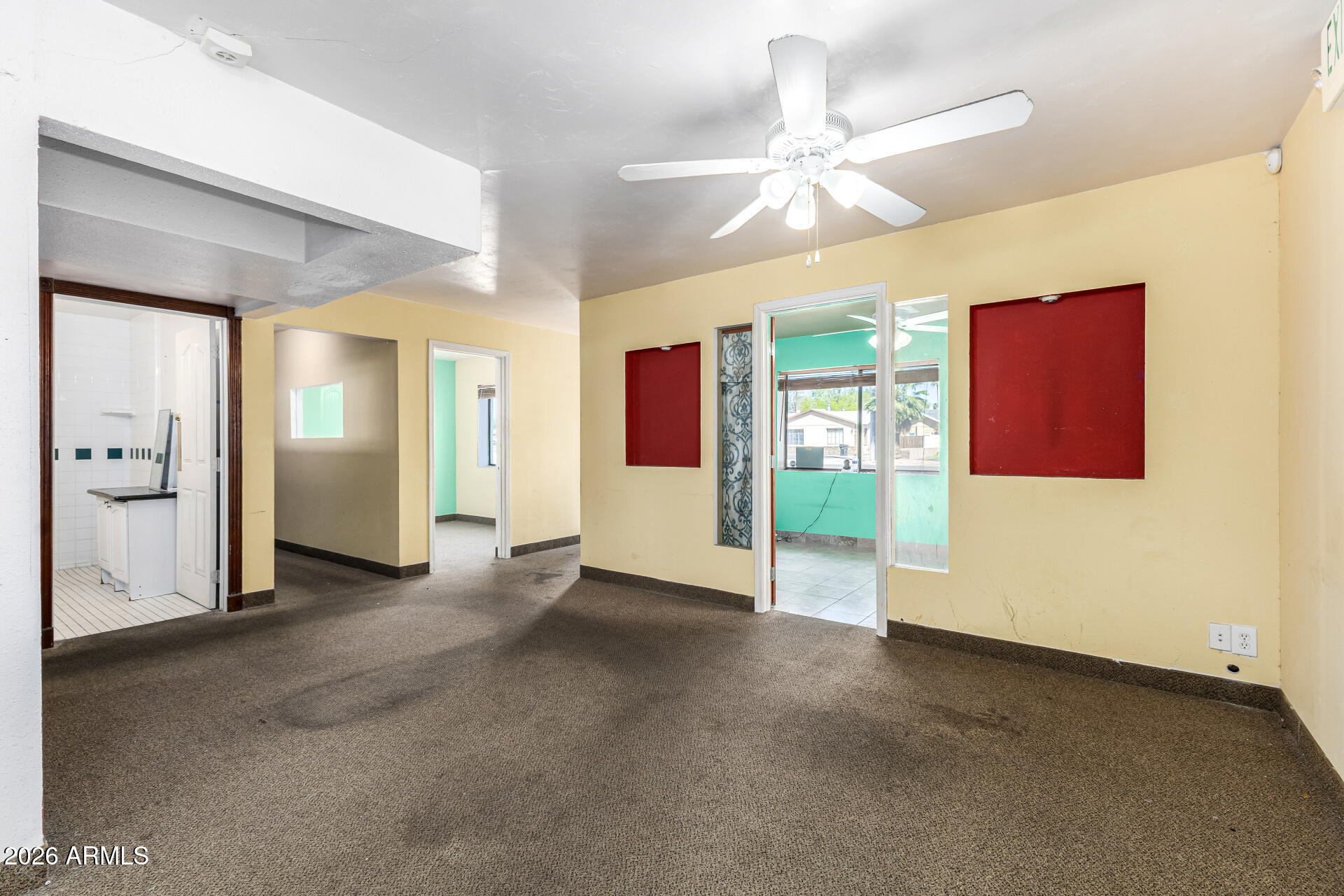 545 E UNIVERSITY Drive