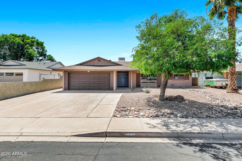 Photo of 4600 S Dorsey Lane, Tempe, AZ 85282 (MLS # 7026050)