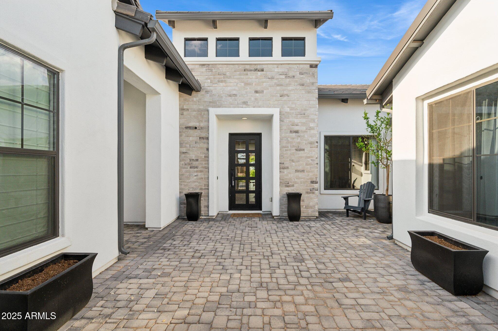 4024 E MINTON Circle