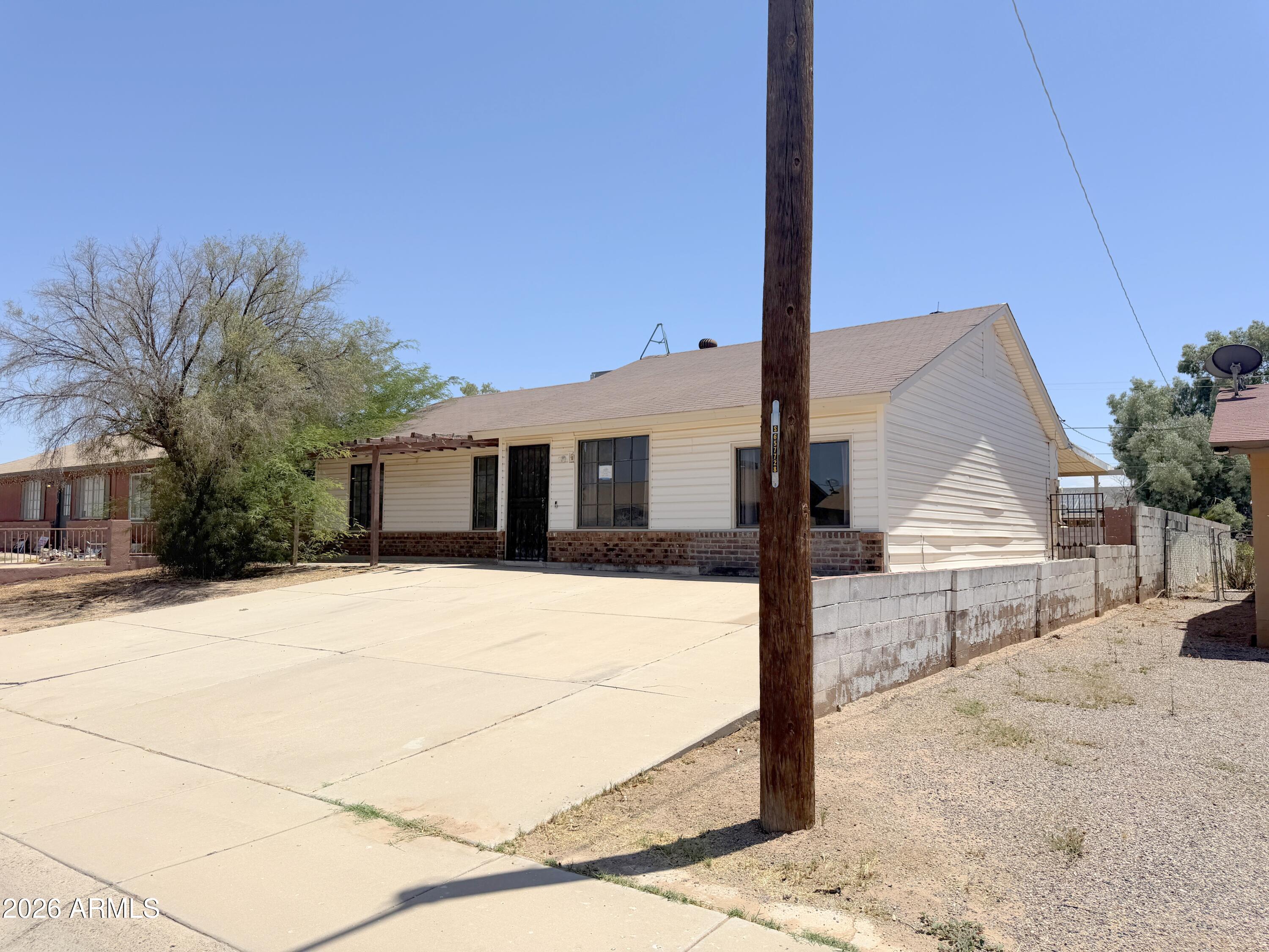1131 E BISNAGA Street
