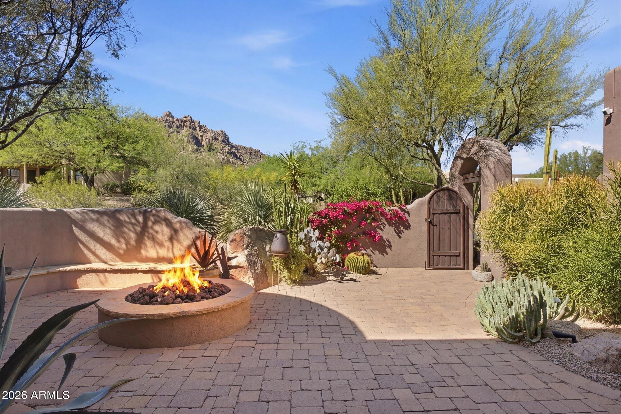 11453 E DE LA O Road