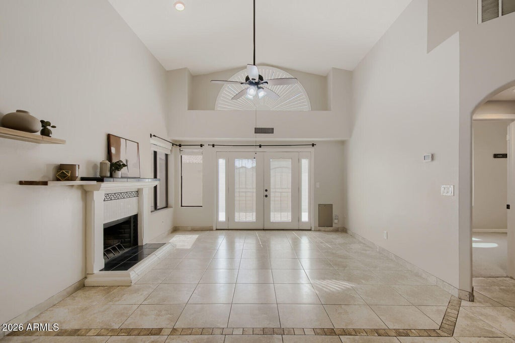 Photo of 19 W Sarah Lane, Tempe, AZ 85284 (MLS # 7078679)