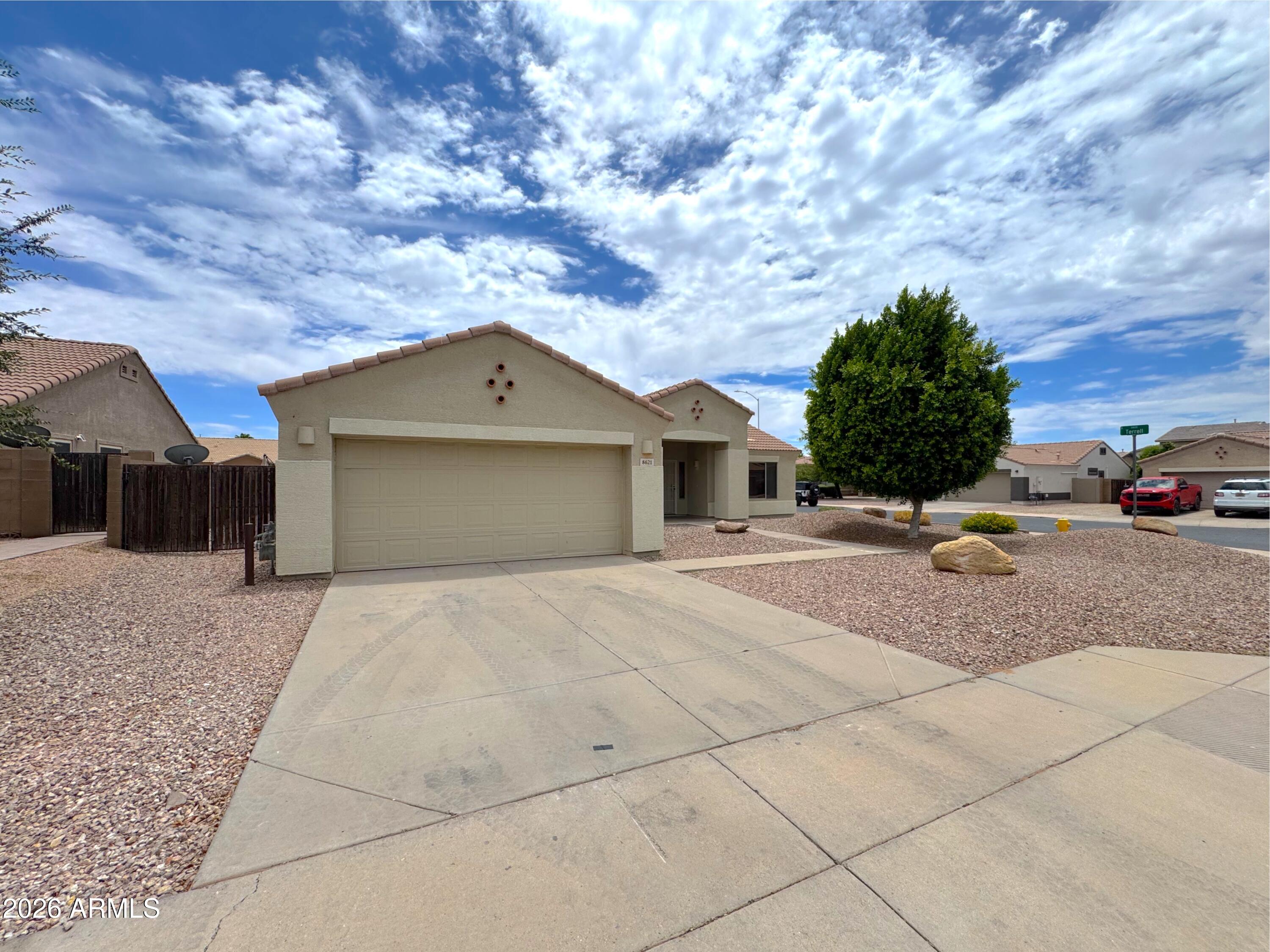 8621 E OLLA Avenue