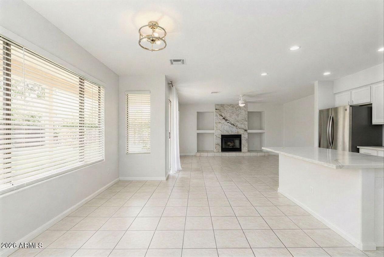 6203 E JUNIPER Avenue