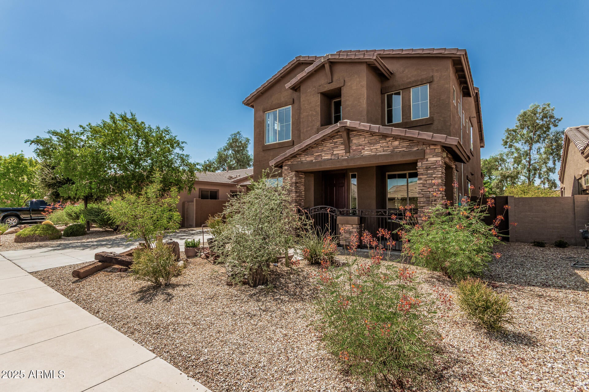 18152 W PARADISE Lane