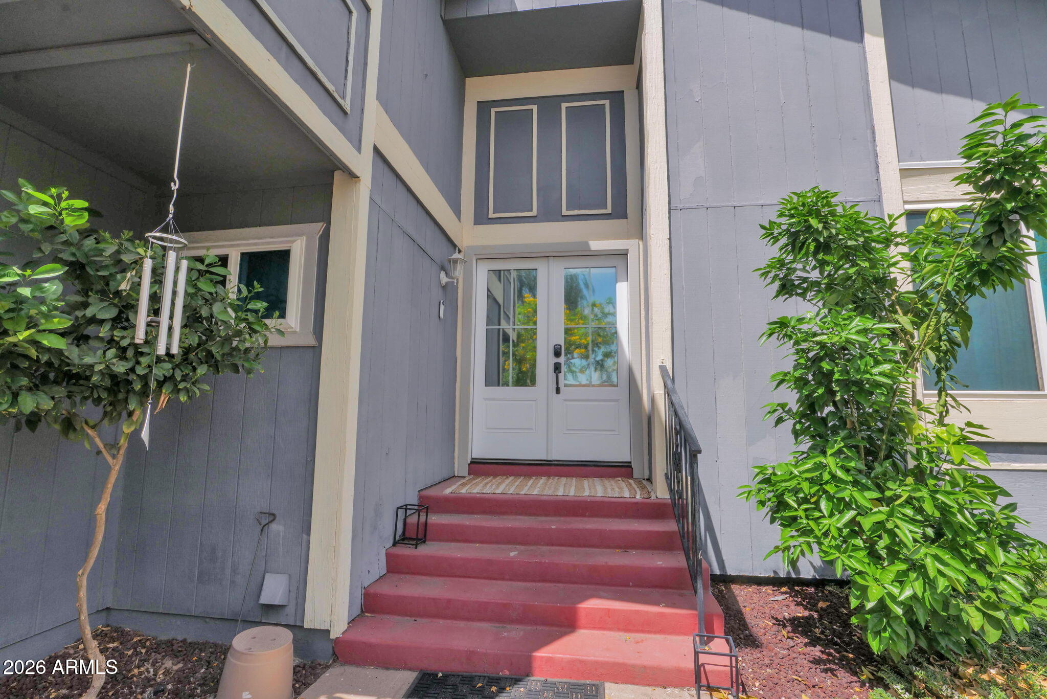 2420 W MANDALAY Lane