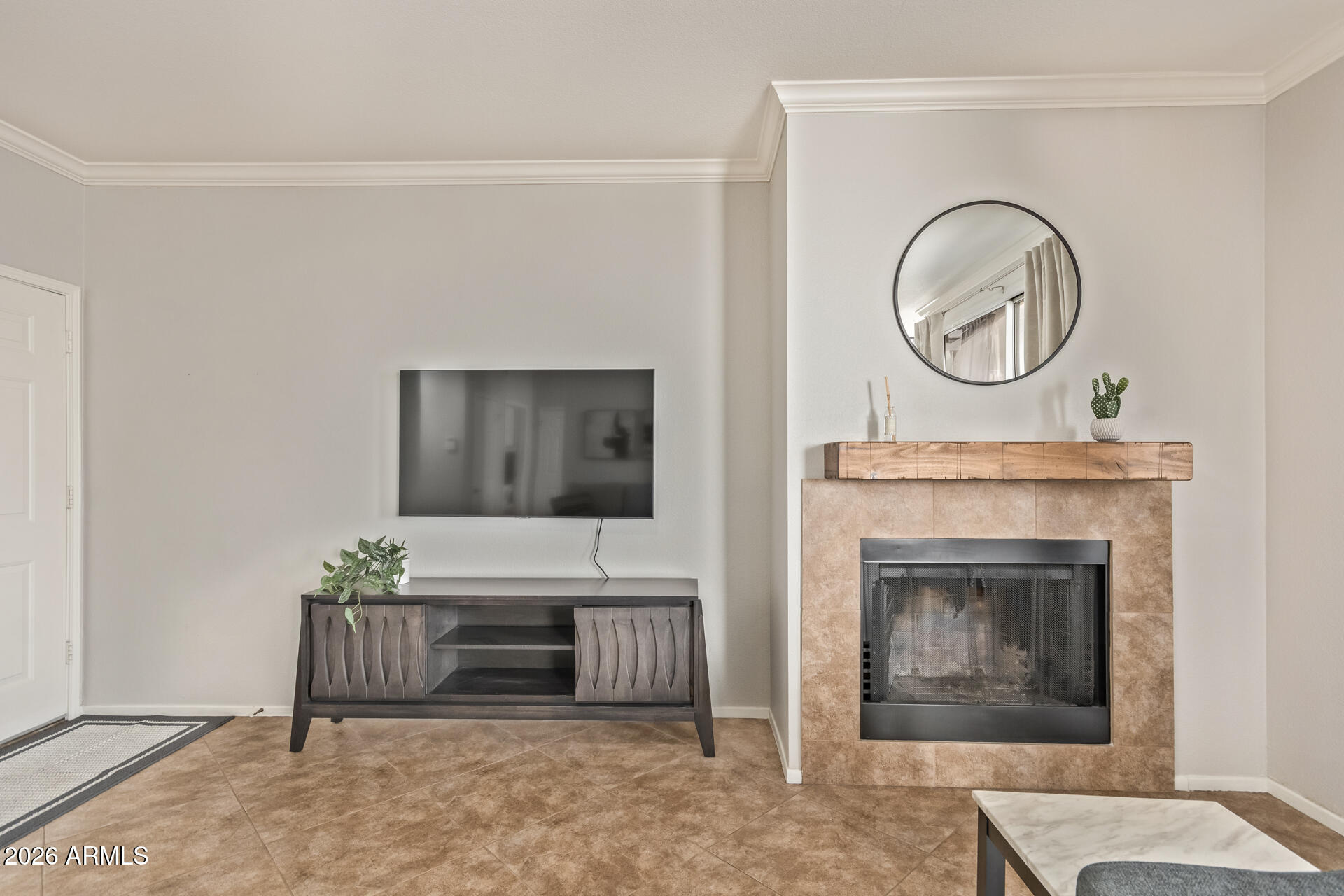 7009 E ACOMA Drive 2002