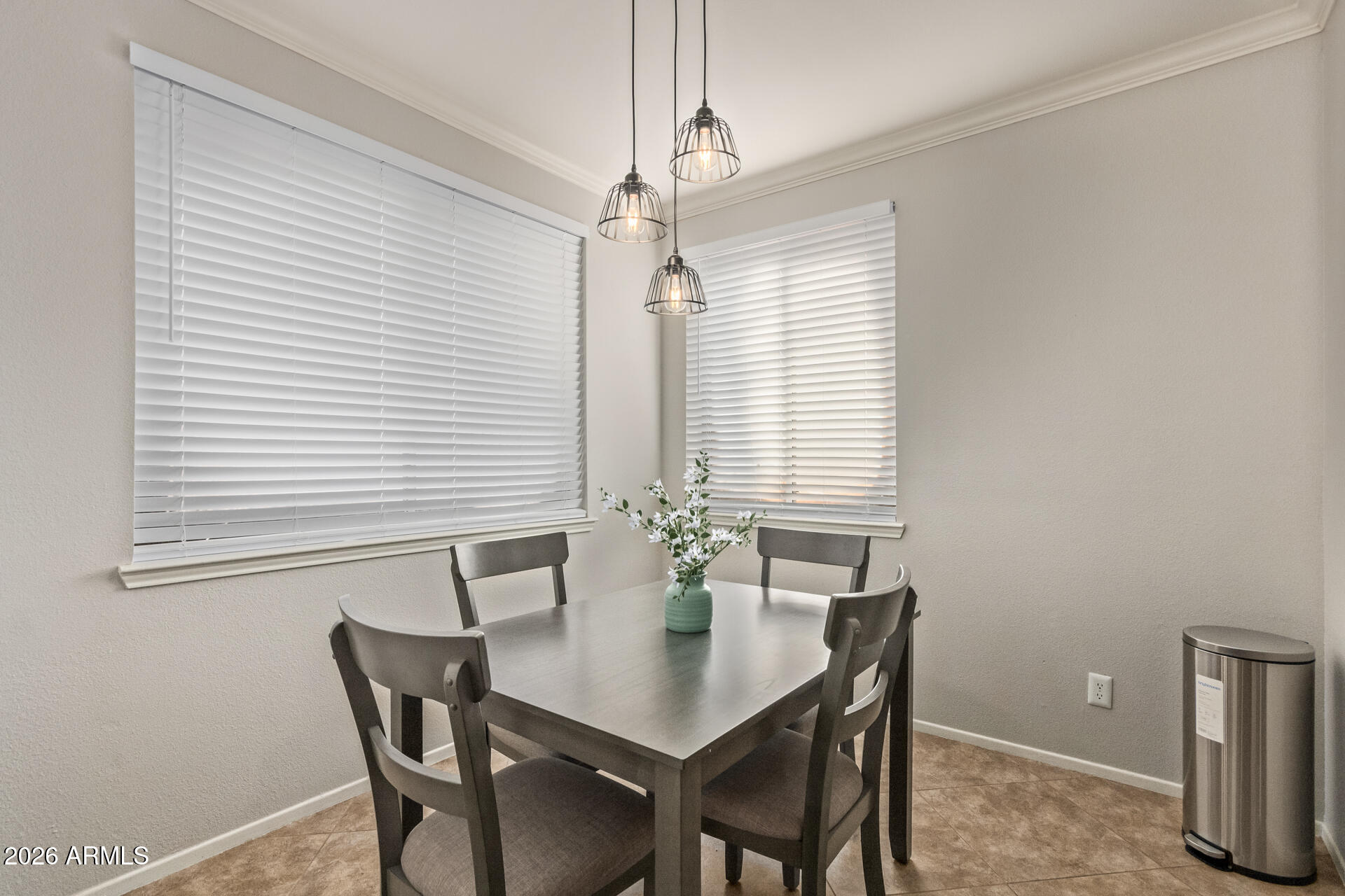 7009 E ACOMA Drive 2002