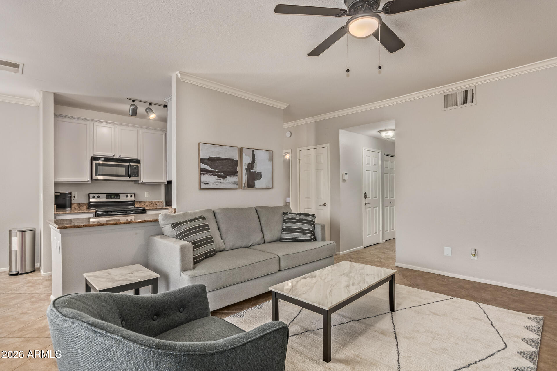 7009 E ACOMA Drive 2002