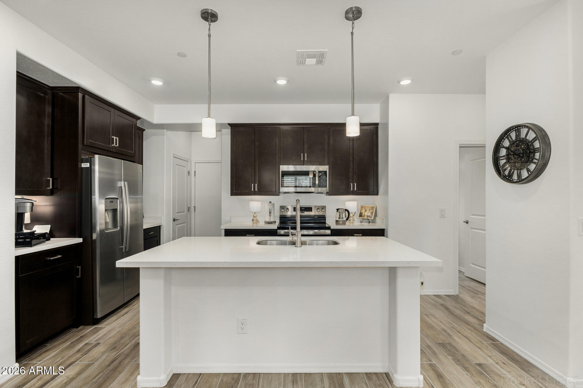 1917 E HAMPTON Lane 104