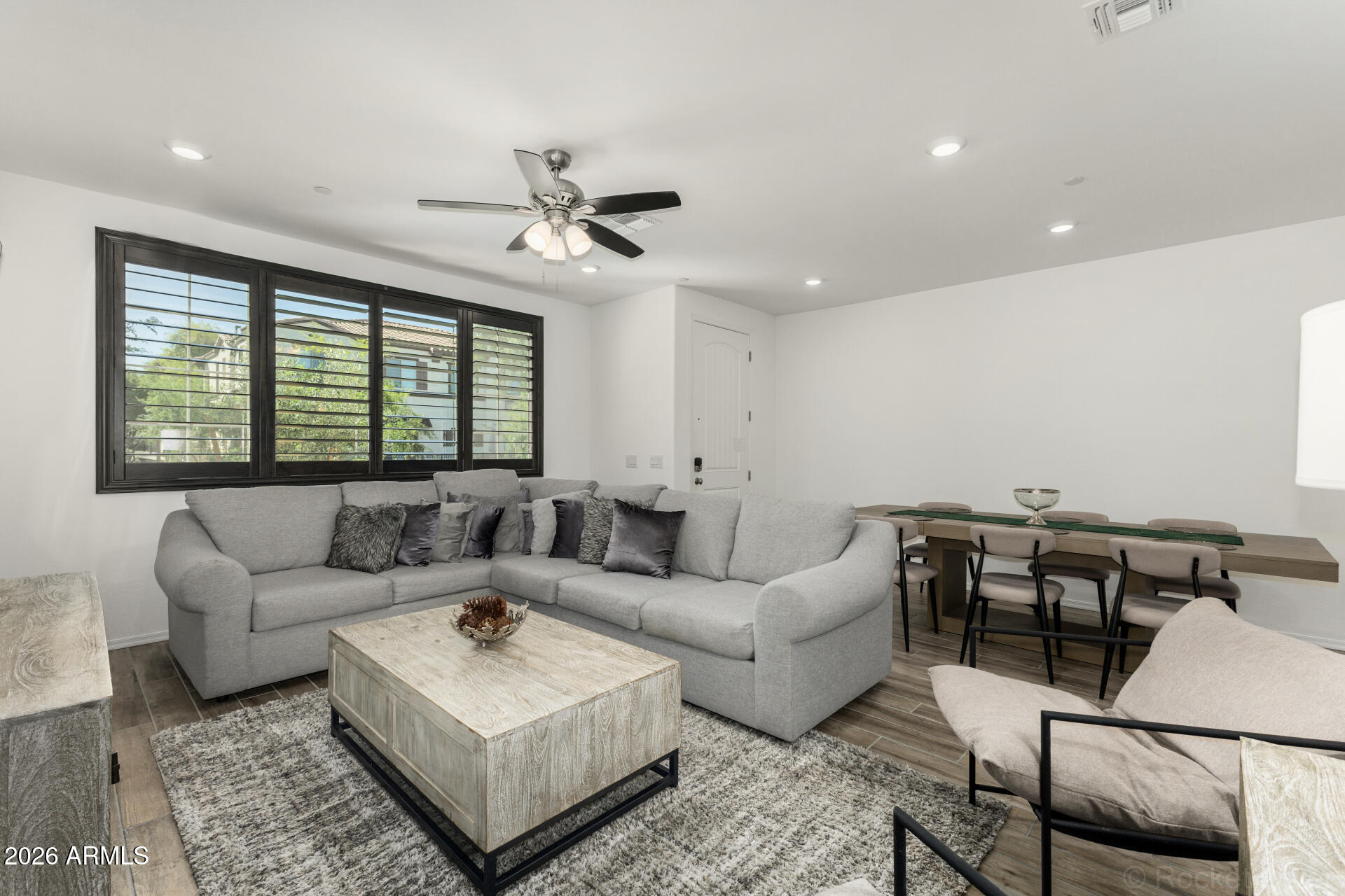 1917 E HAMPTON Lane 104