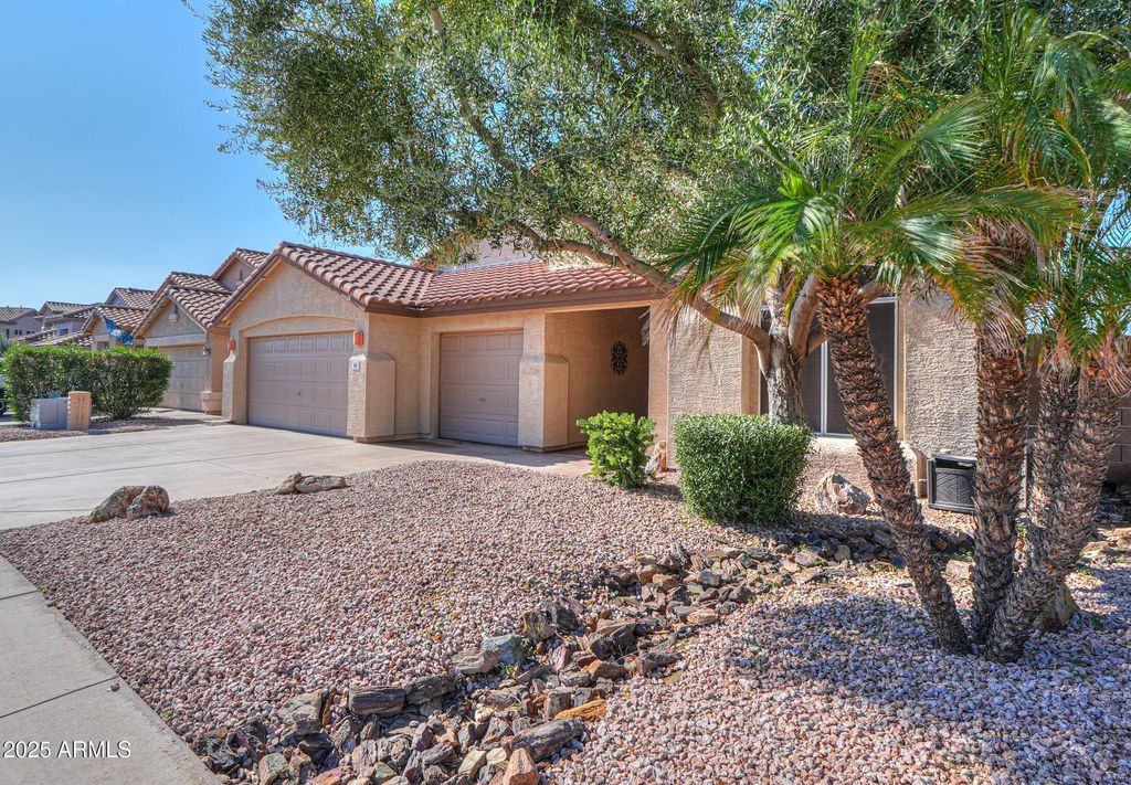 Photo of 850 N April Drive, Chandler, AZ 85226 (MLS # 6952102)