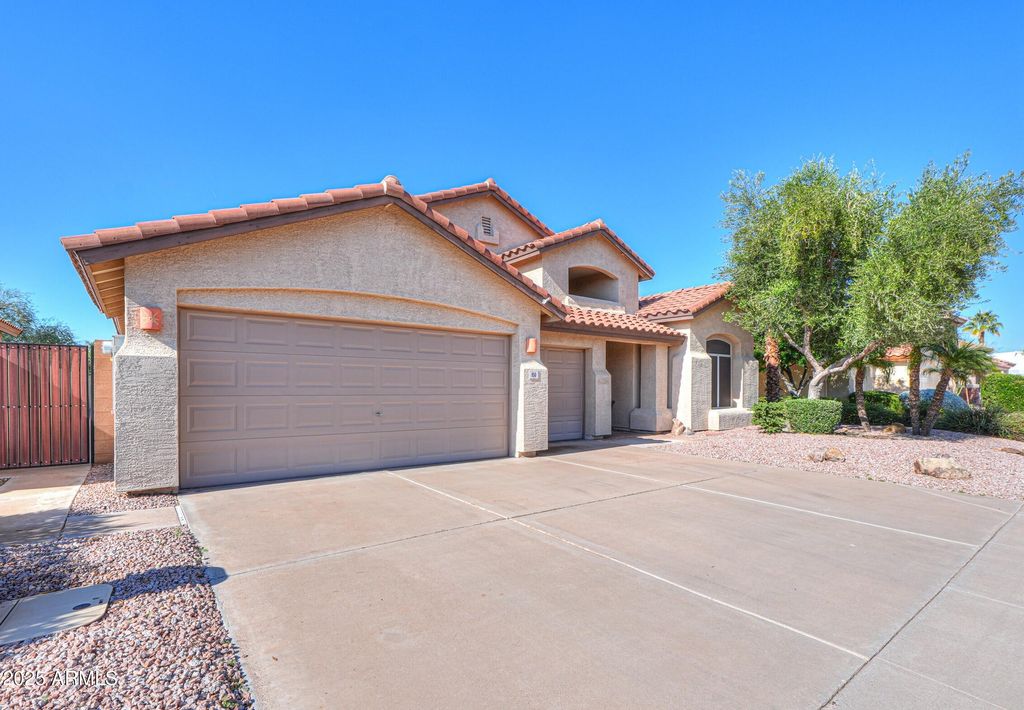Photo of 850 N April Drive, Chandler, AZ 85226 (MLS # 6952102)